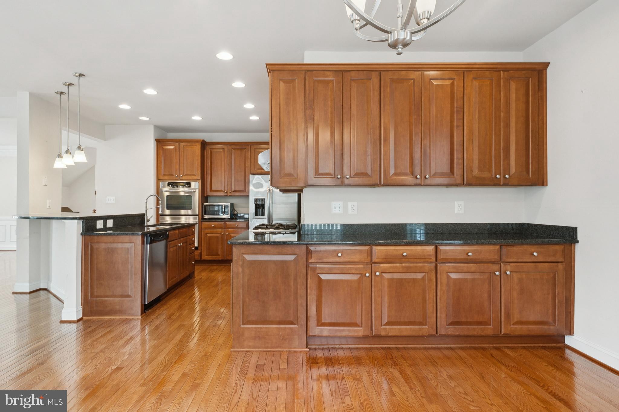 VICTORIA LANDING - Residential