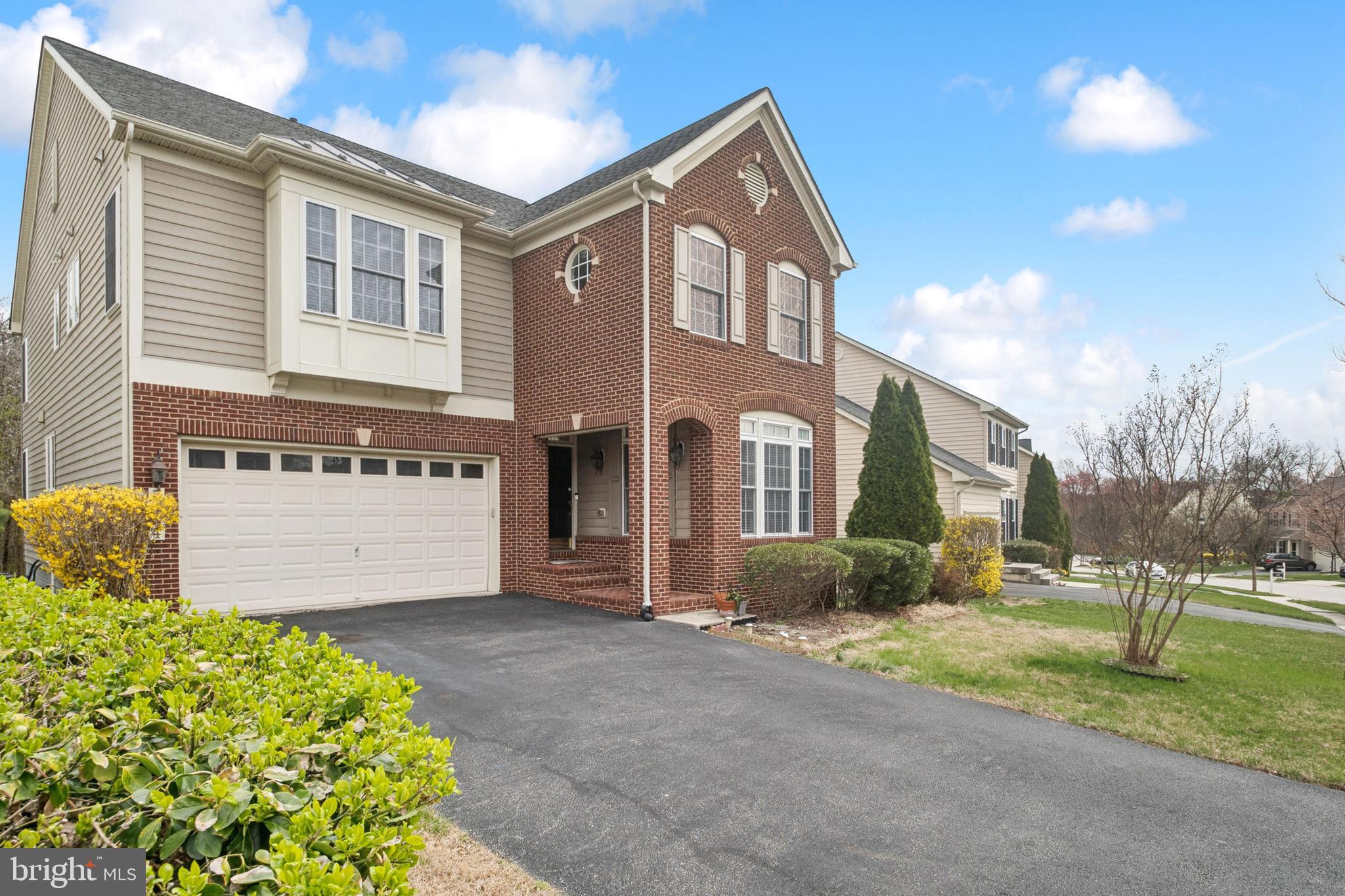 VICTORIA LANDING - Residential
