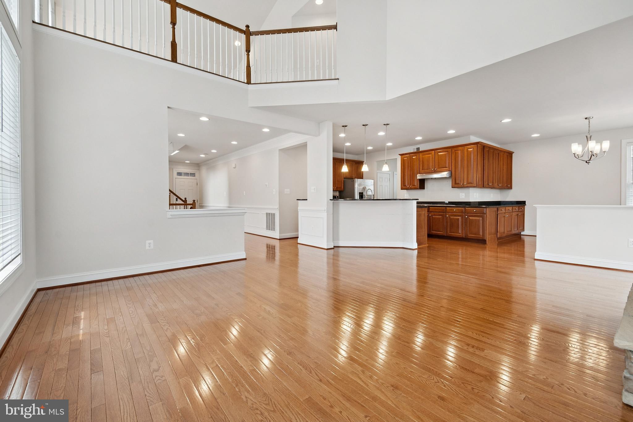 VICTORIA LANDING - Residential