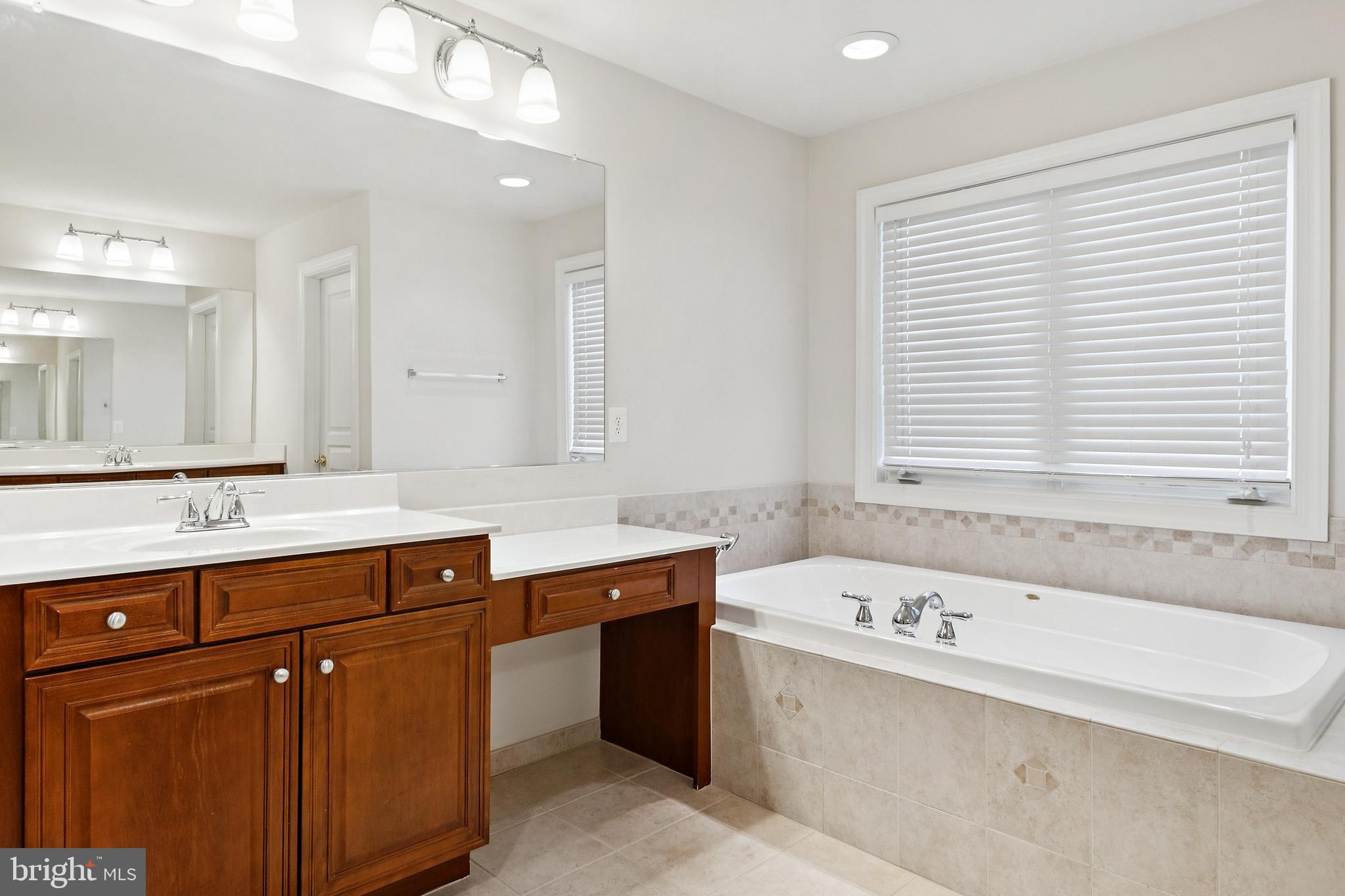 VICTORIA LANDING - Residential
