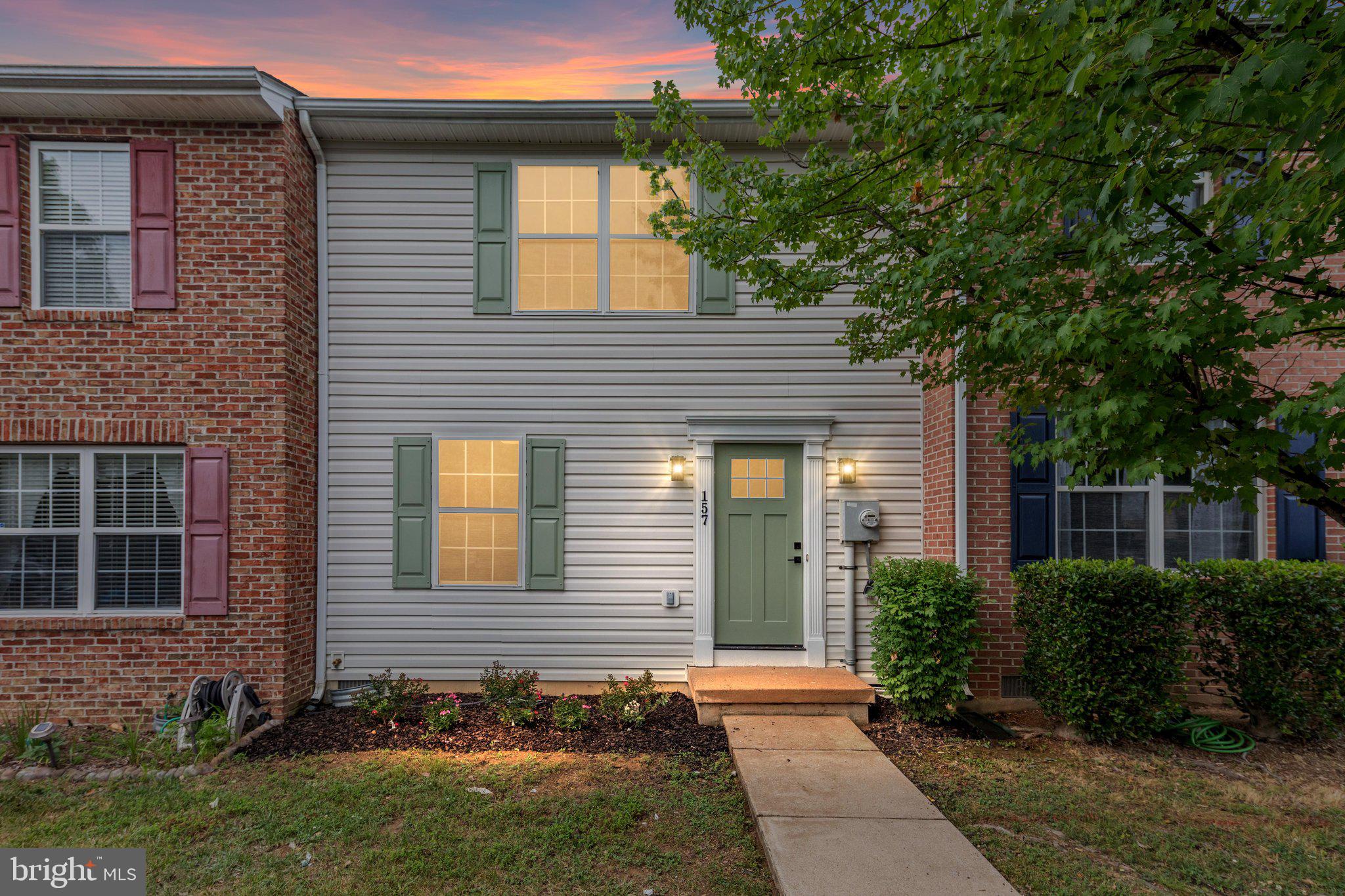 LAKEVIEW TOWNHOUSES - Residential