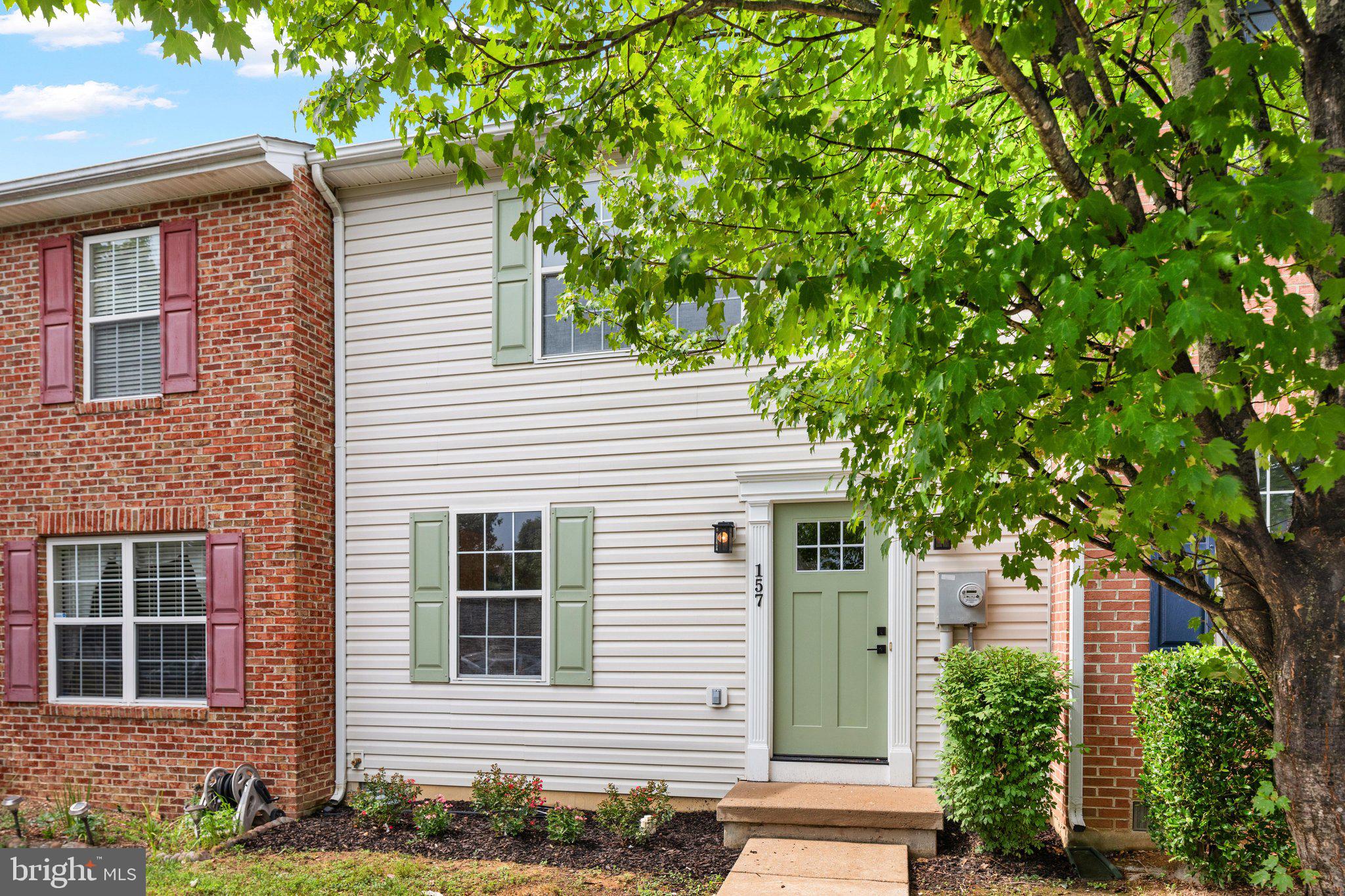 LAKEVIEW TOWNHOUSES - Residential