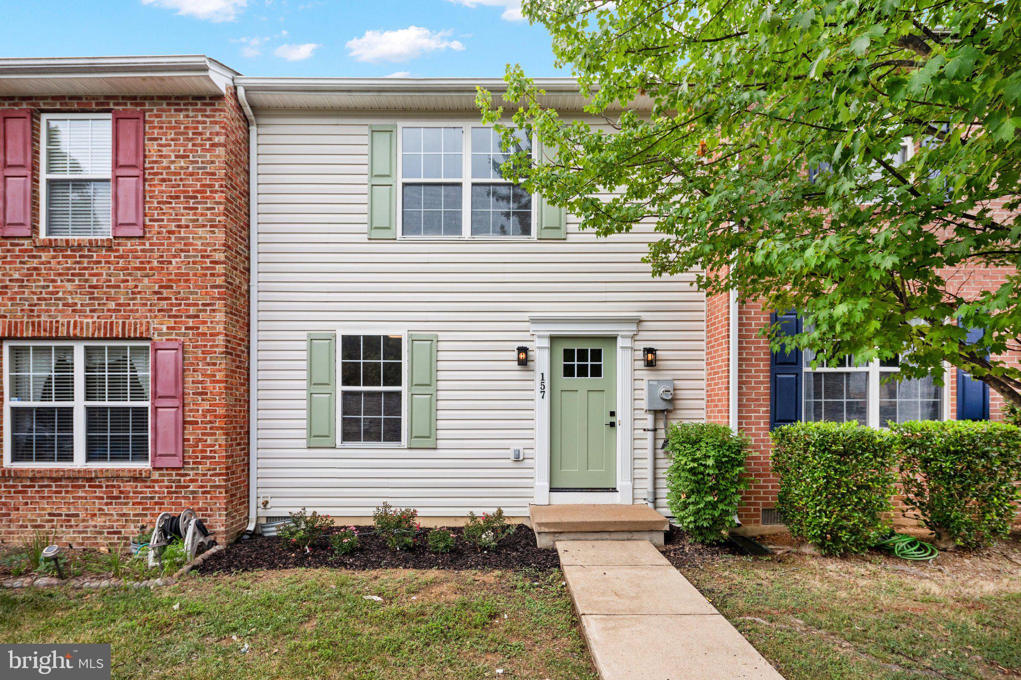 LAKEVIEW TOWNHOUSES - Residential