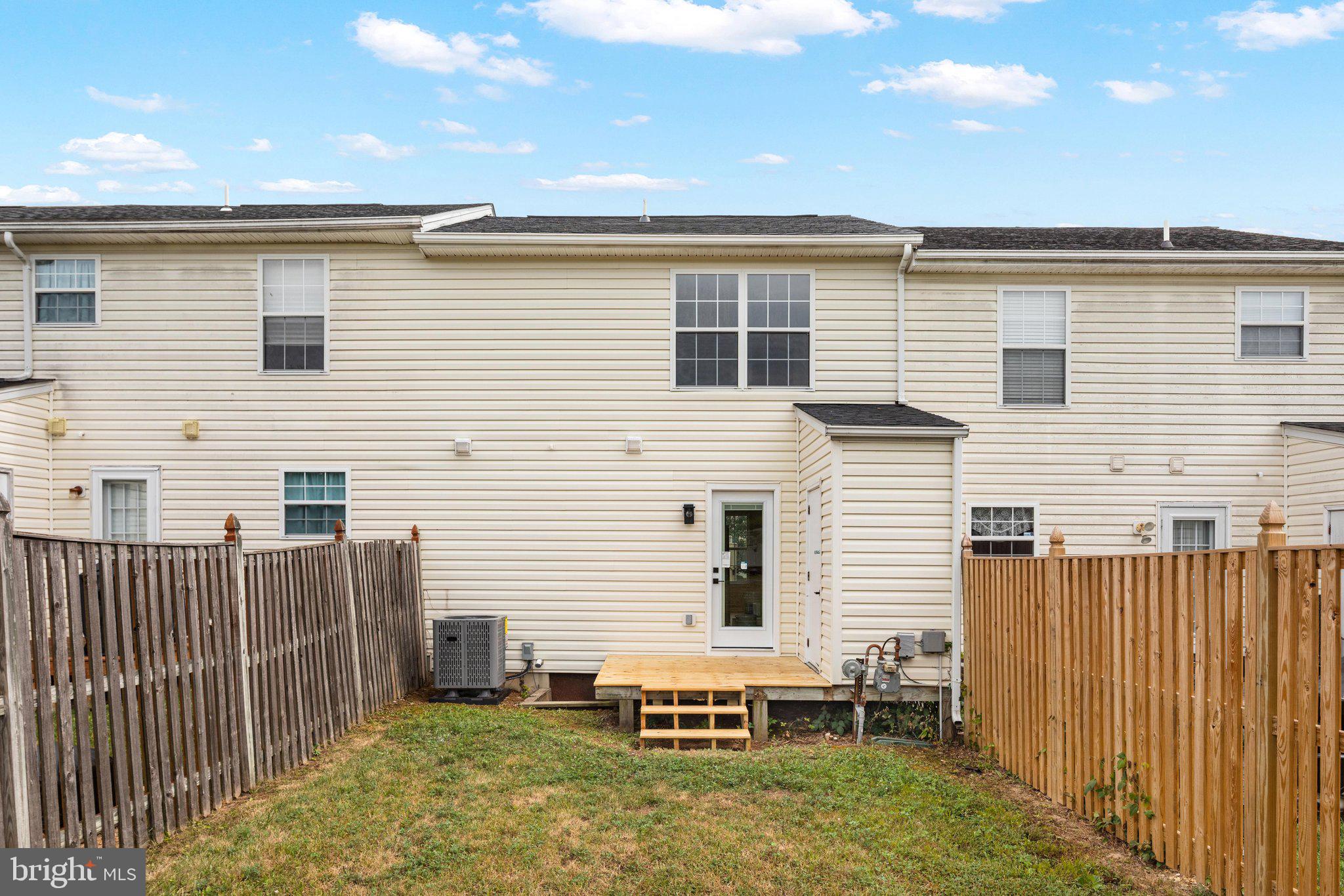 LAKEVIEW TOWNHOUSES - Residential
