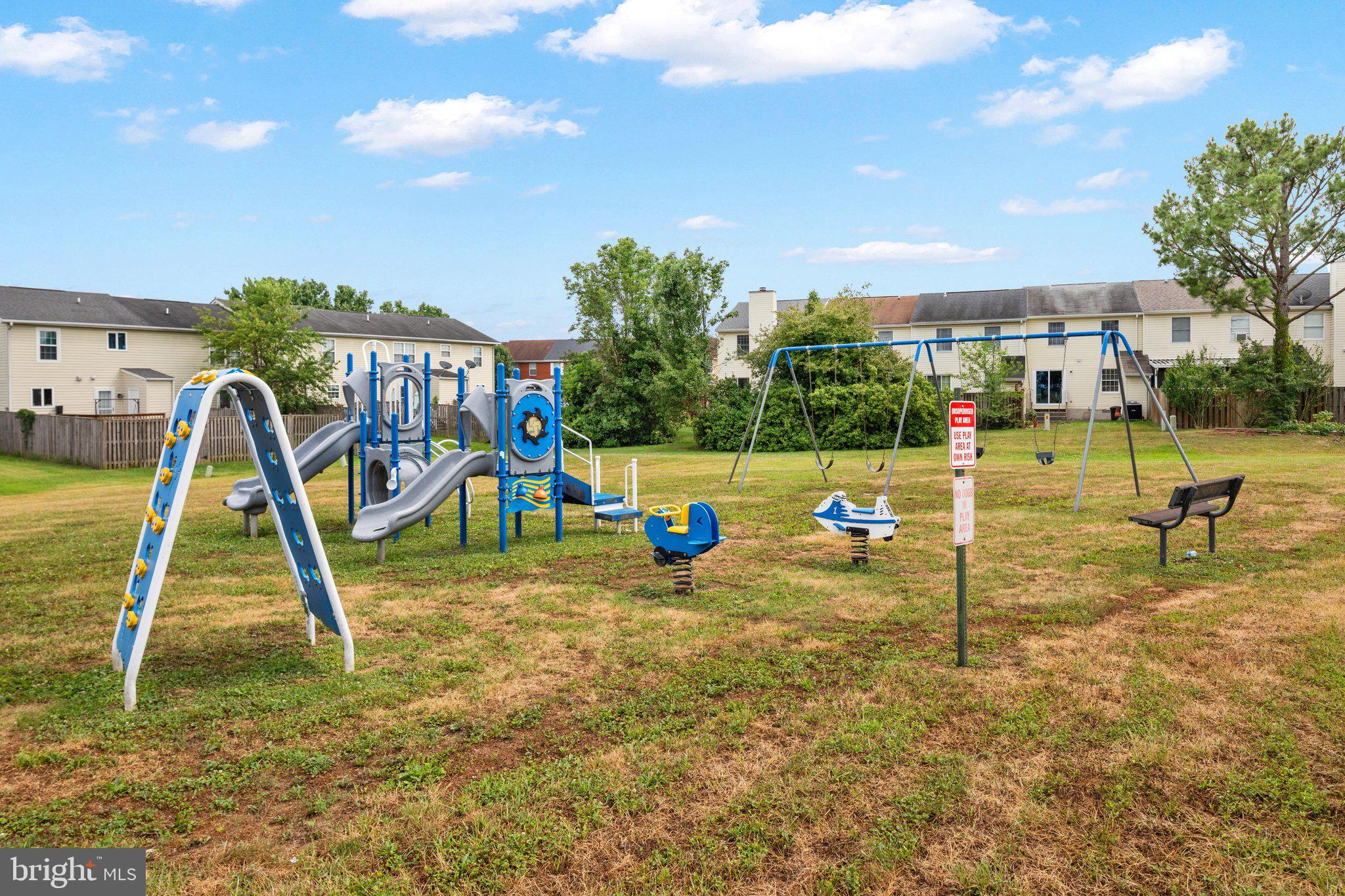 LAKEVIEW TOWNHOUSES - Residential
