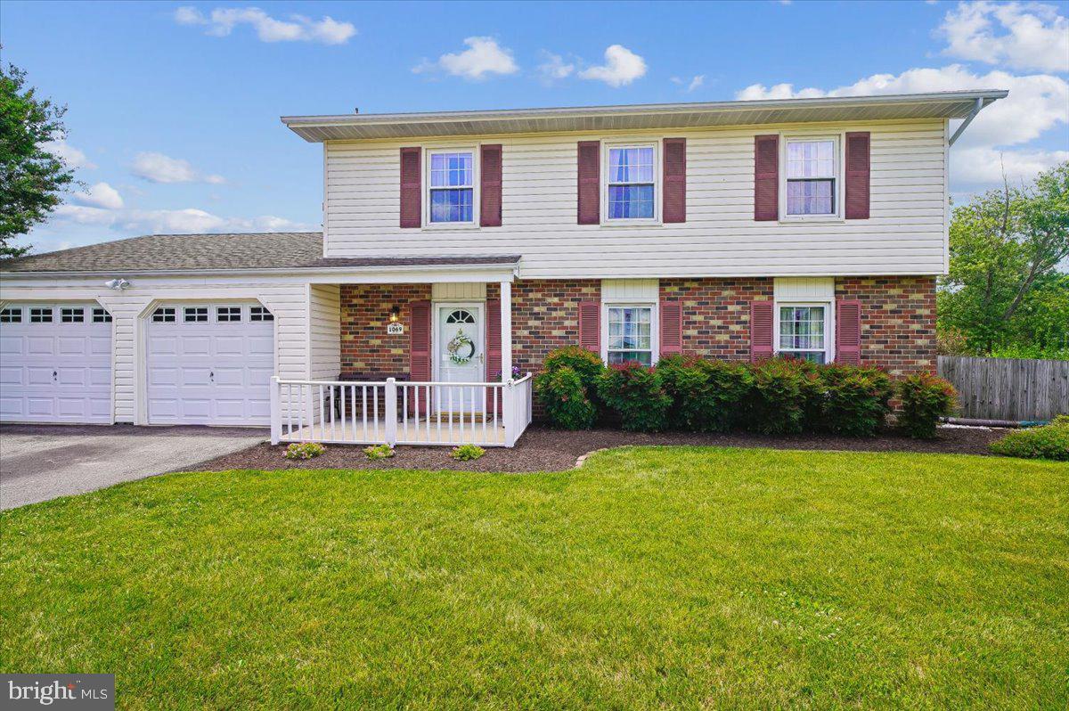 FOUR SEASONS ESTATES - Residential