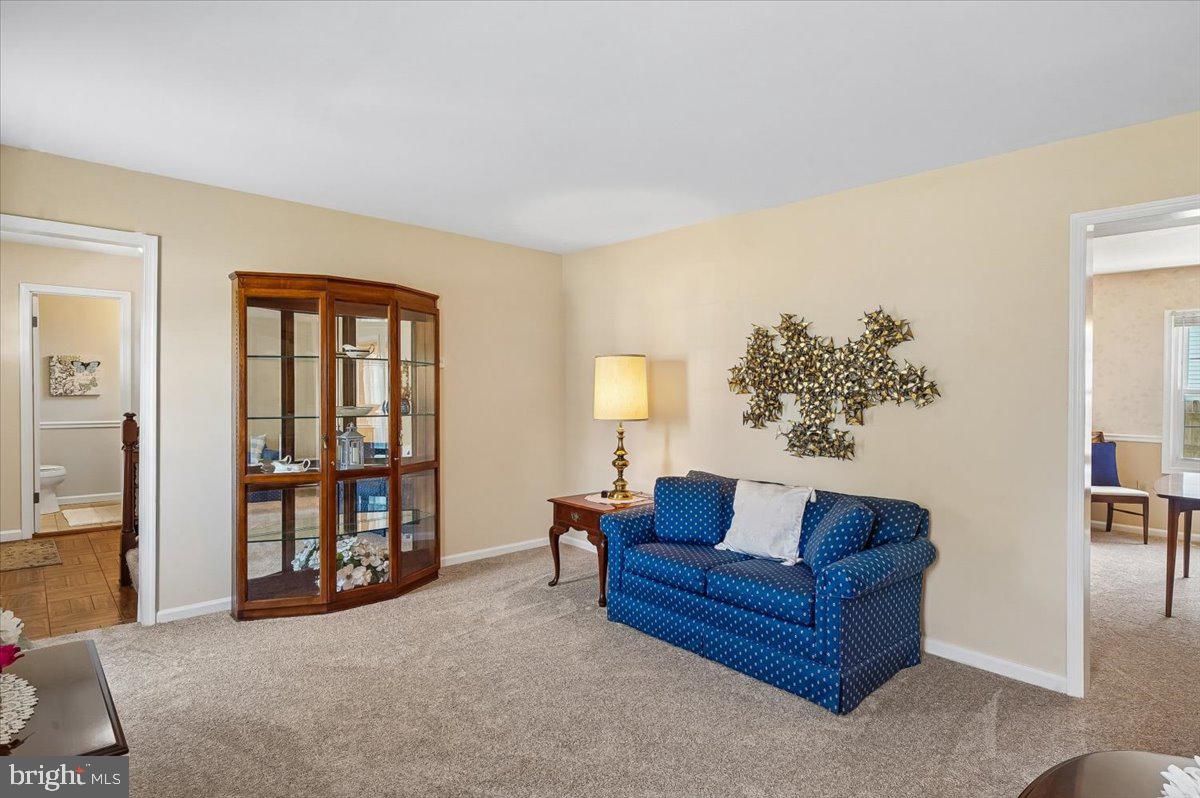 FOUR SEASONS ESTATES - Residential