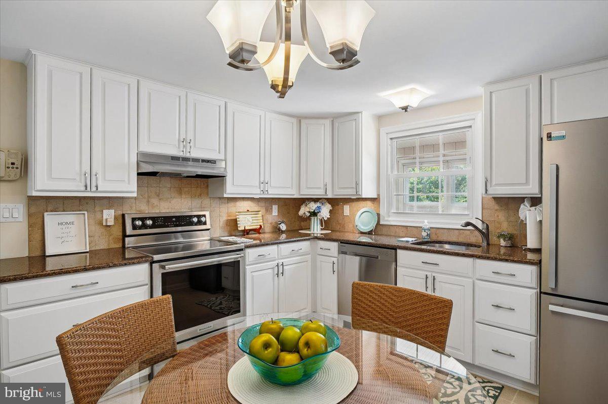 FOUR SEASONS ESTATES - Residential