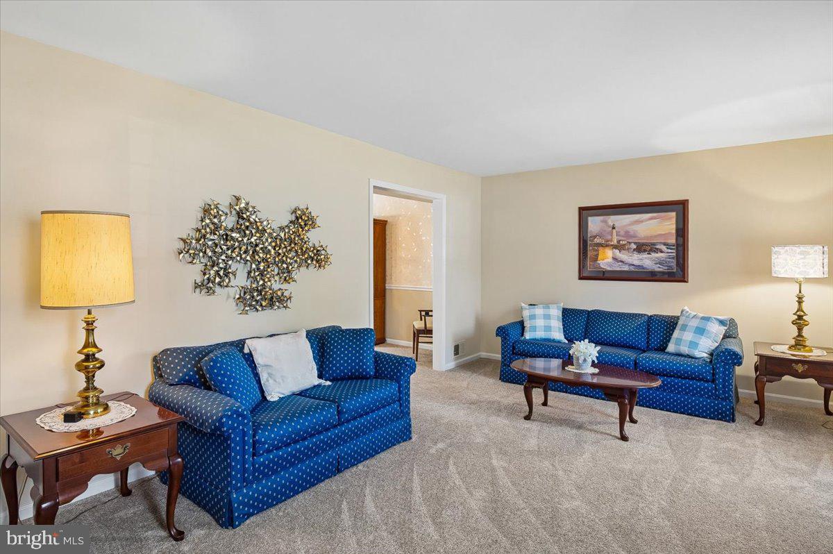 FOUR SEASONS ESTATES - Residential