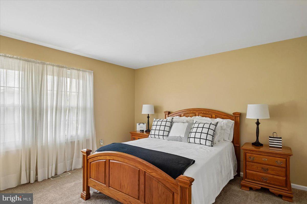 FOUR SEASONS ESTATES - Residential