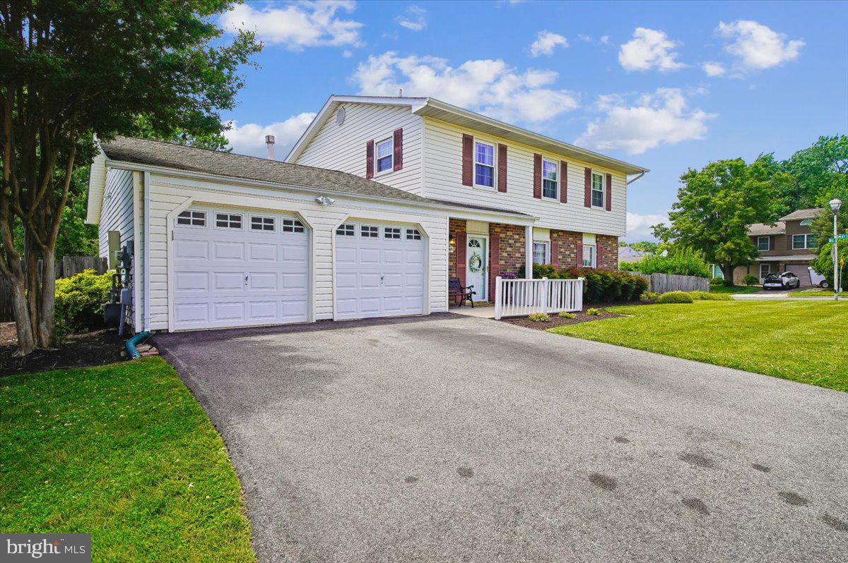 FOUR SEASONS ESTATES - Residential