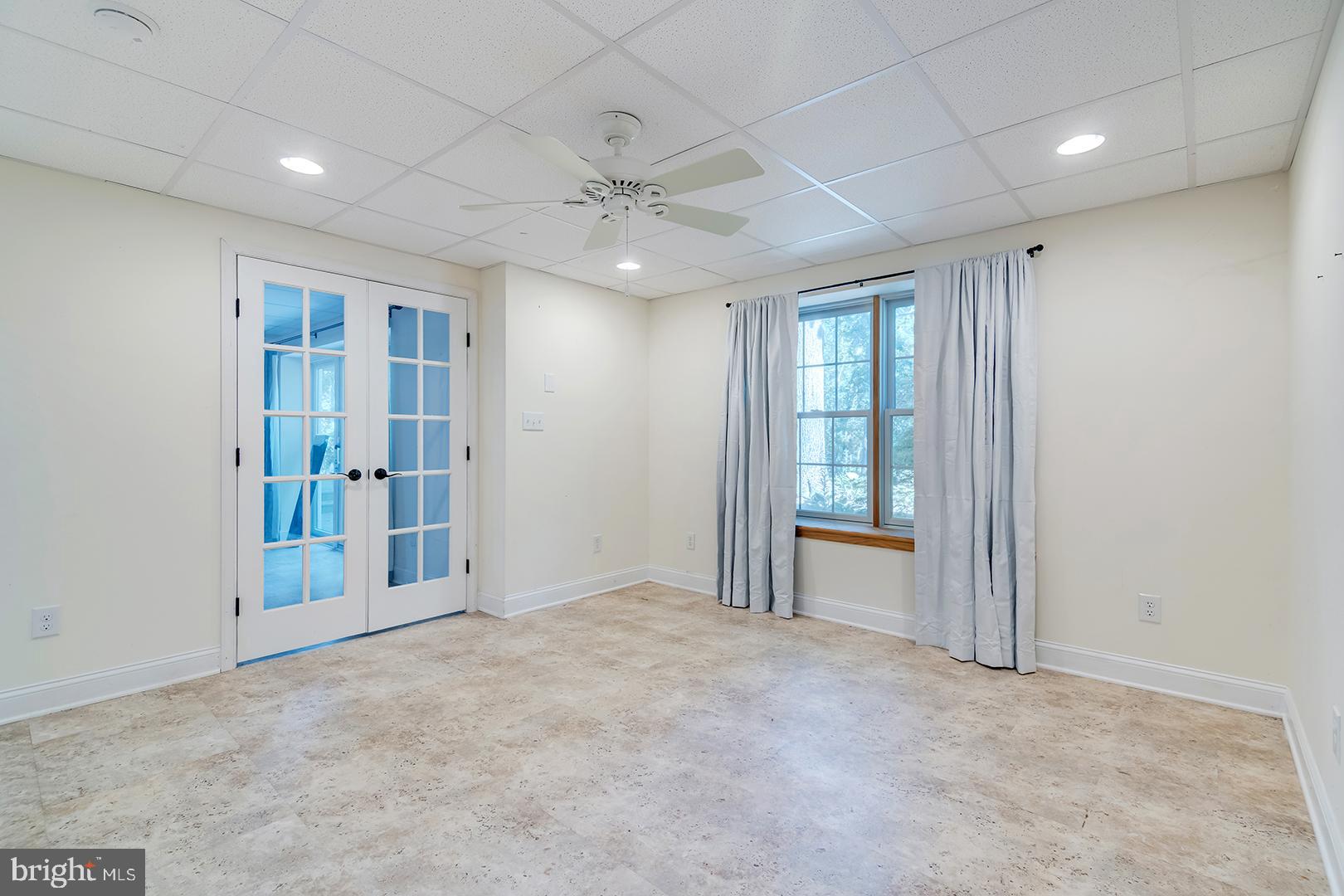 WAGAMONS WEST SHORES - Residential