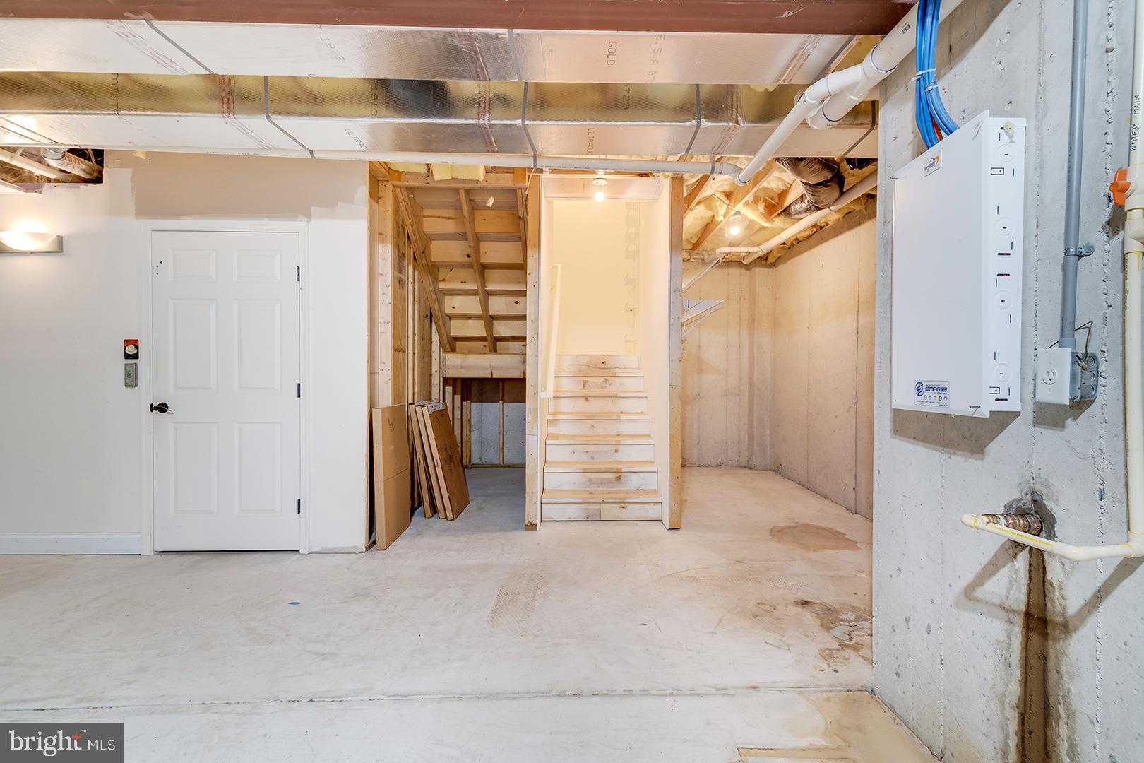 WAGAMONS WEST SHORES - Residential