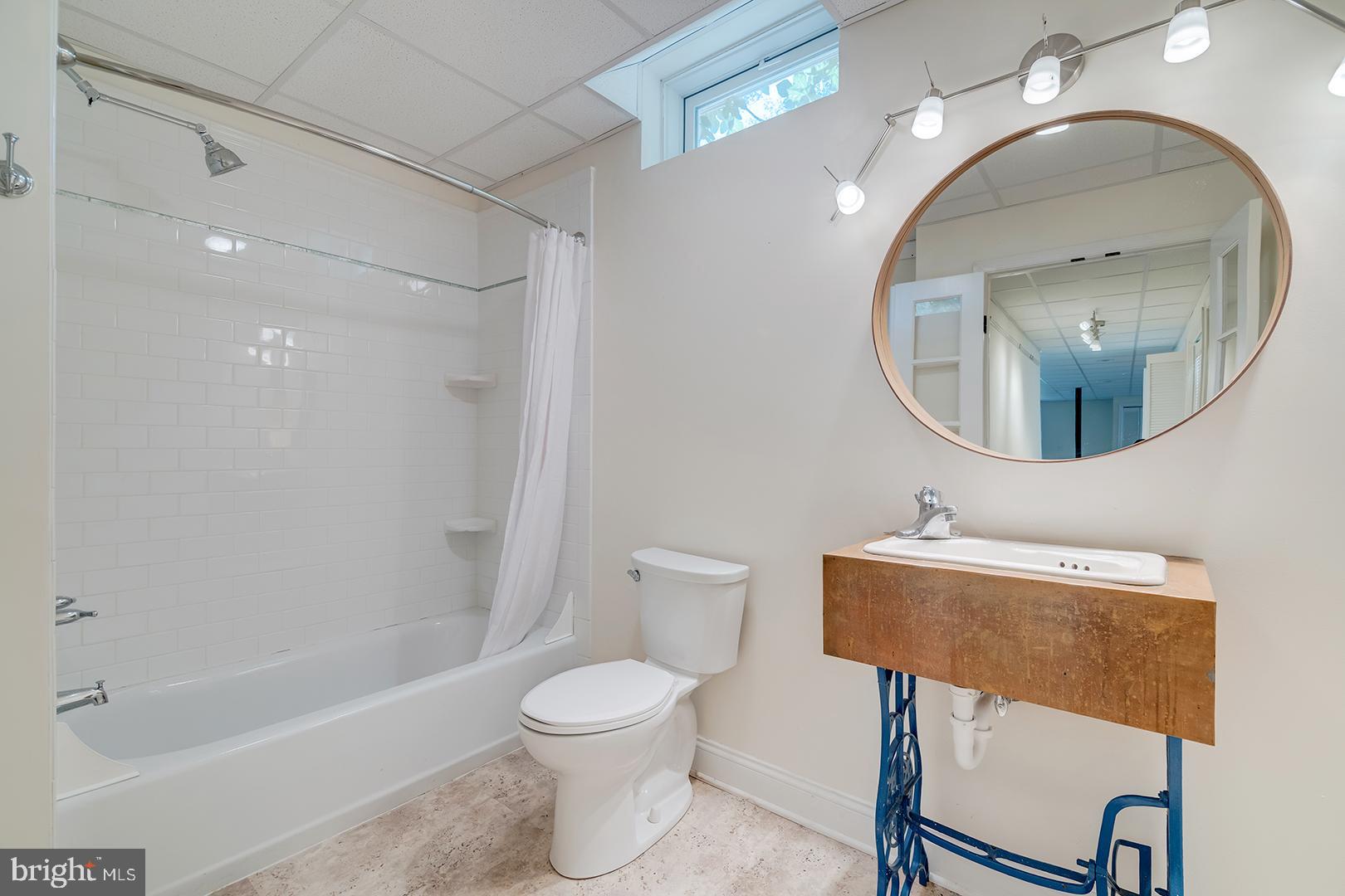 WAGAMONS WEST SHORES - Residential