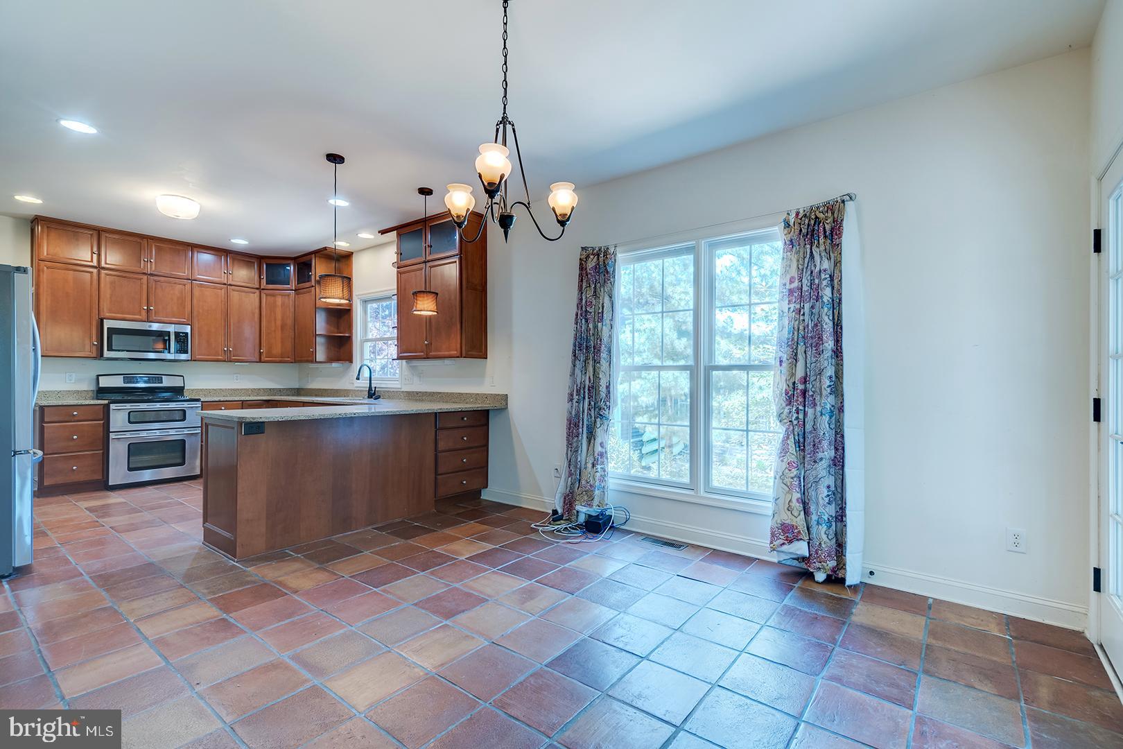 WAGAMONS WEST SHORES - Residential