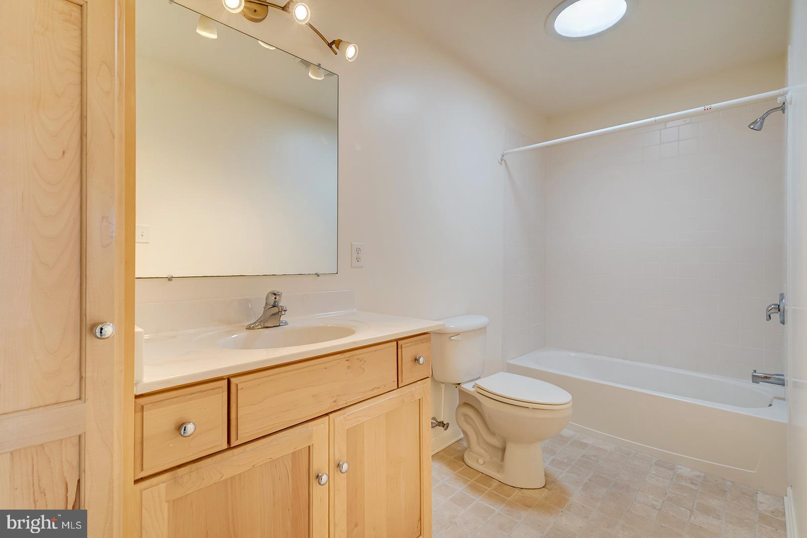 WAGAMONS WEST SHORES - Residential