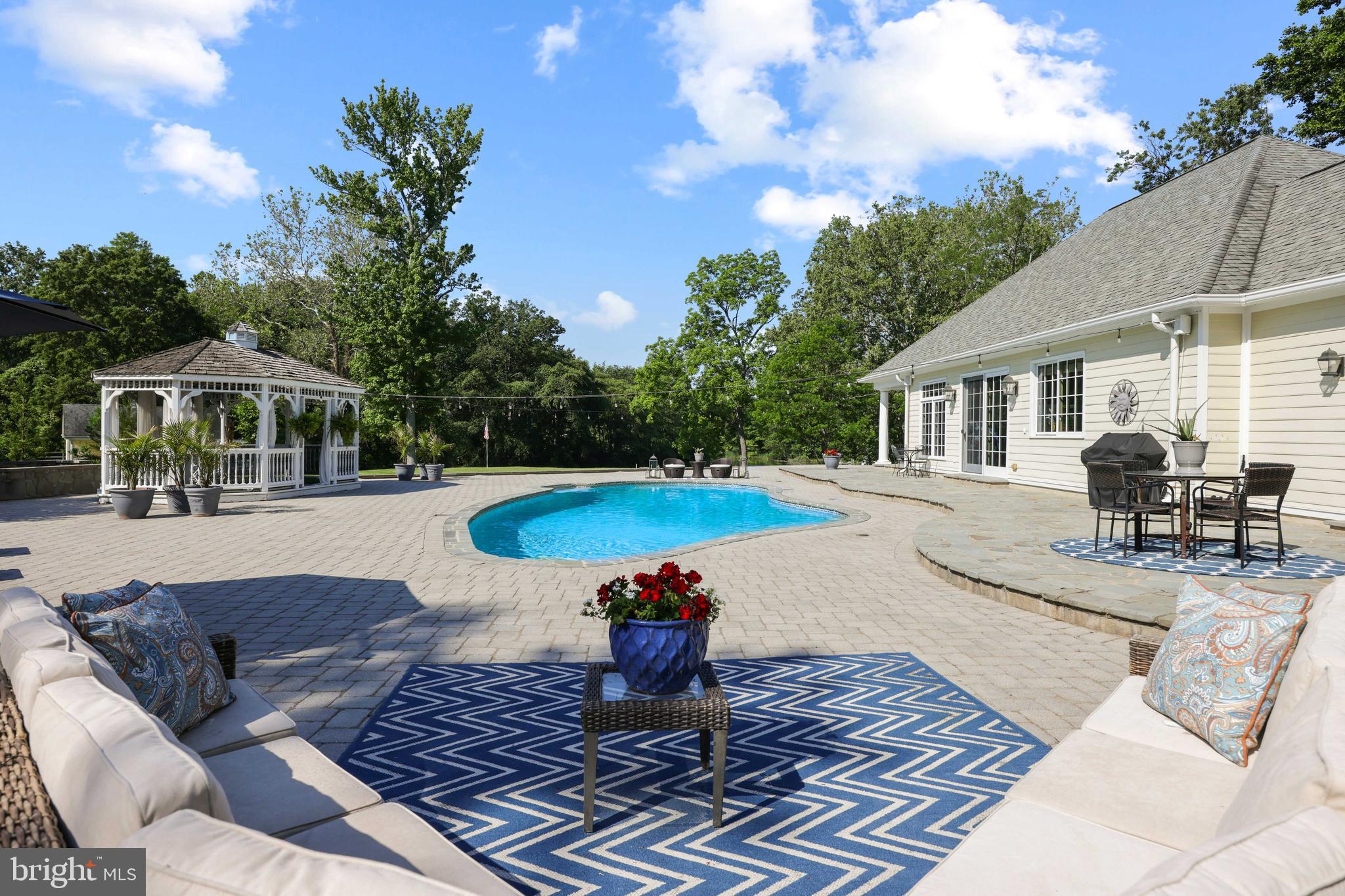 RUNDELAC FARM - Residential