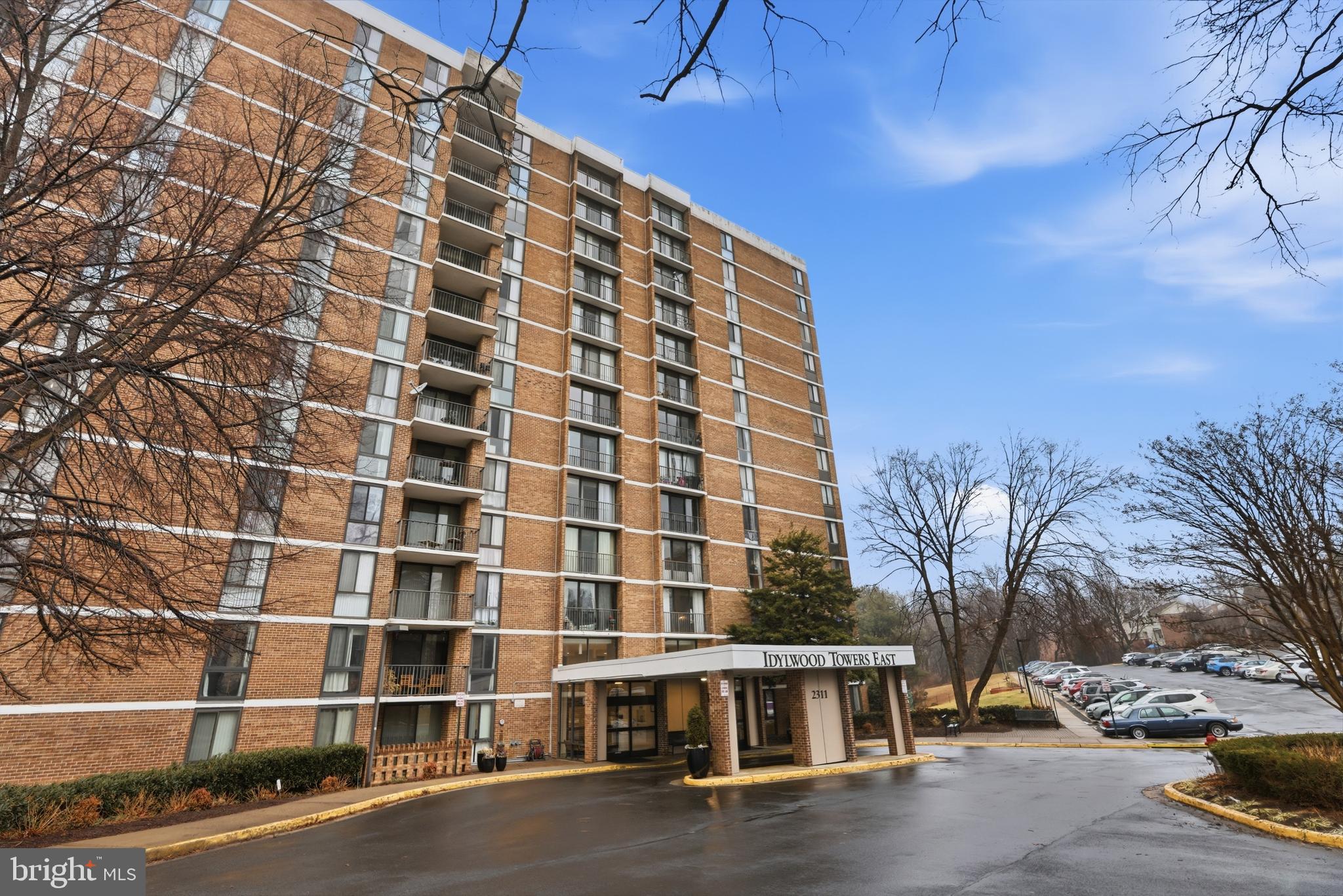 IDYLWOOD TOWERS CONDO - Residential