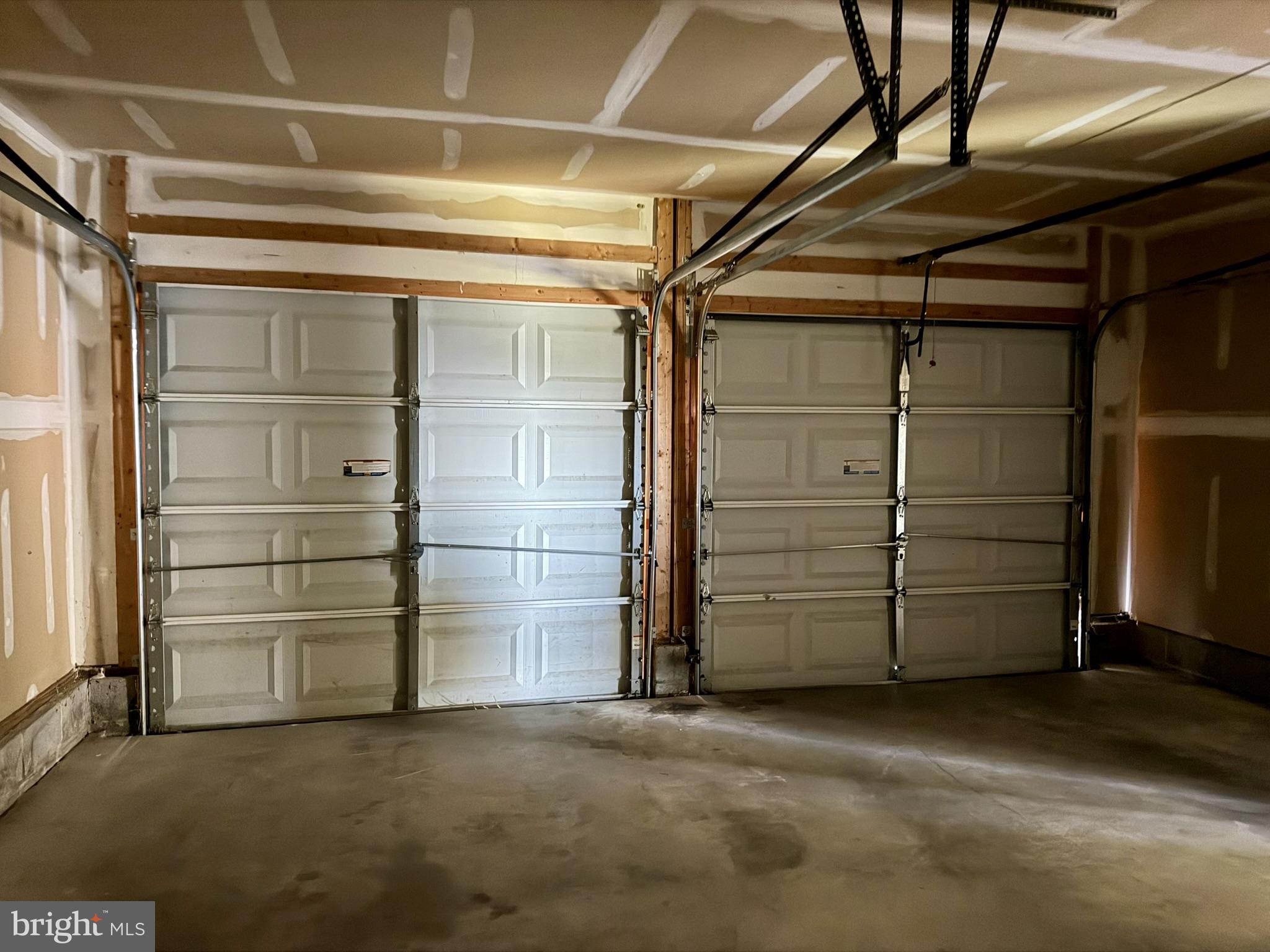 WOODSEDGE - Residential
