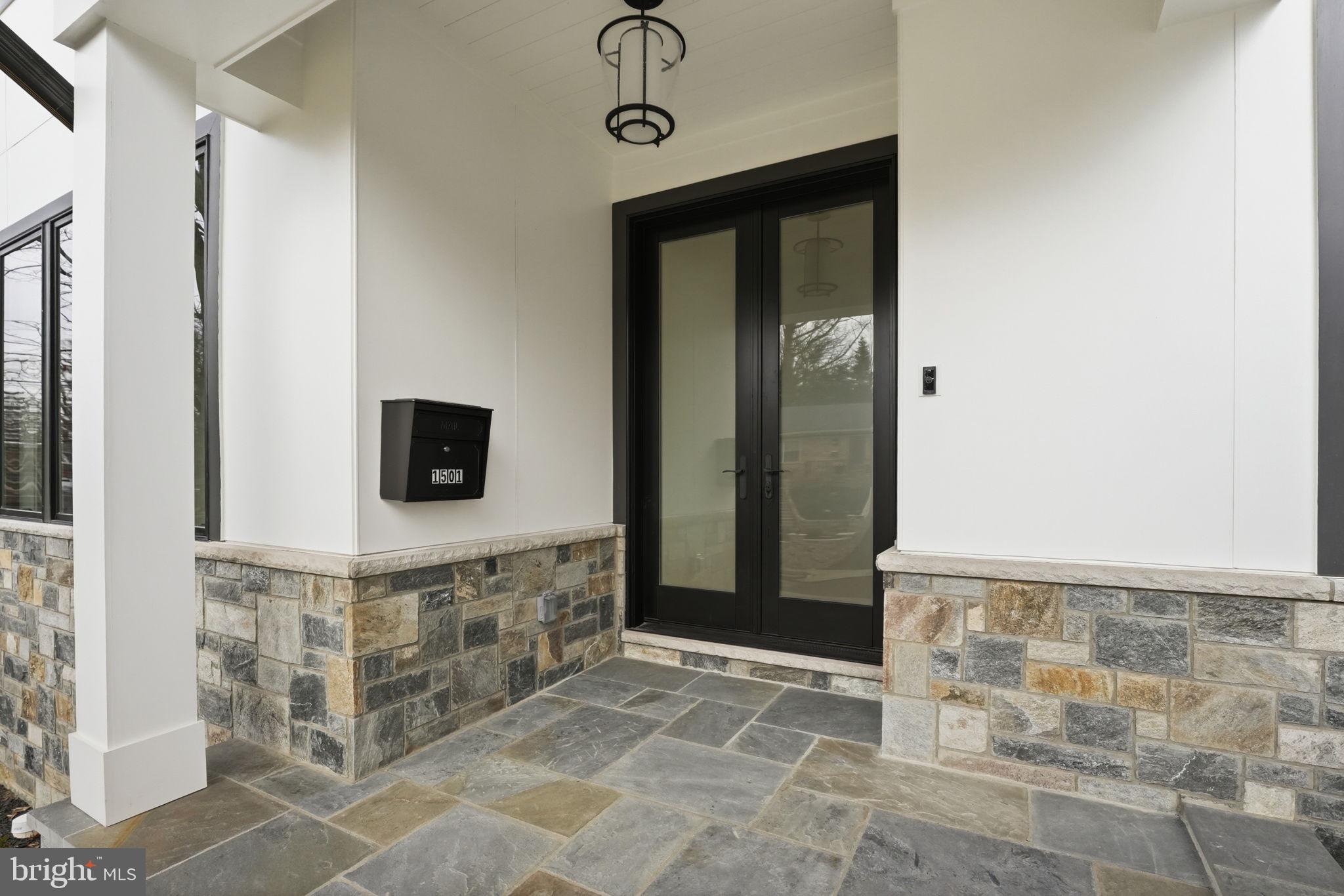 ARLINGTON RIDGE - Residential