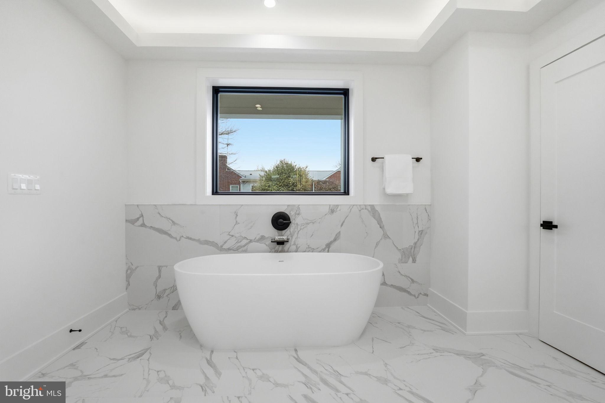 ARLINGTON RIDGE - Residential