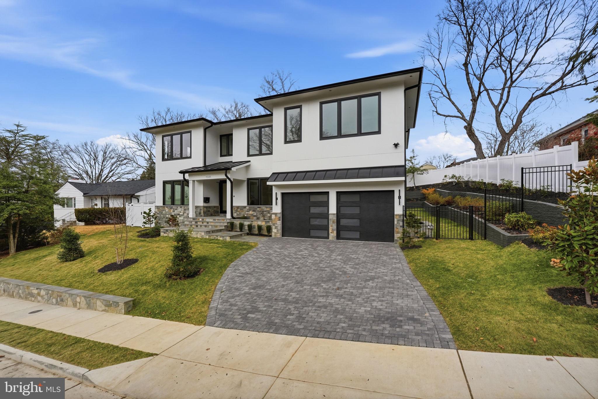 ARLINGTON RIDGE - Residential