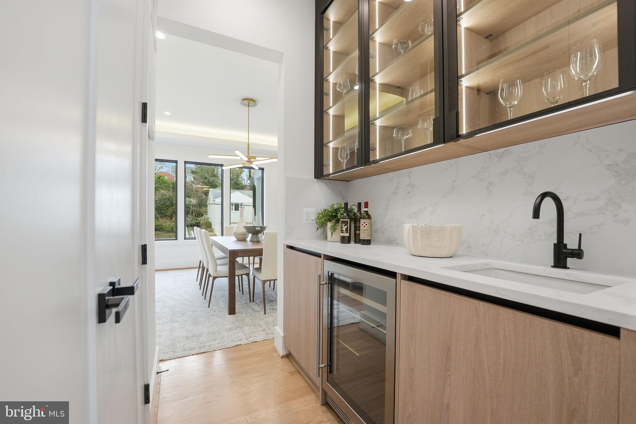 ARLINGTON RIDGE - Residential