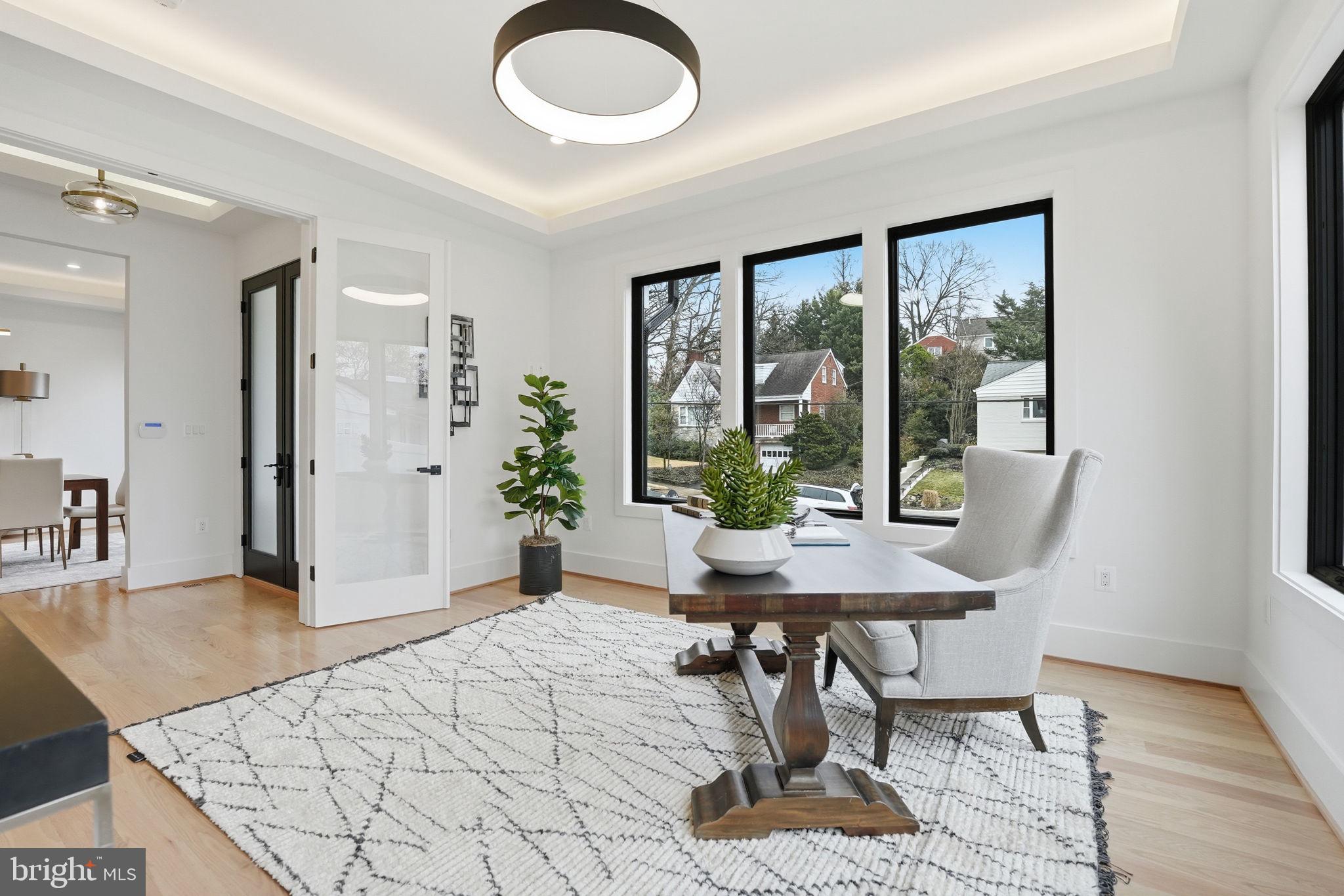 ARLINGTON RIDGE - Residential