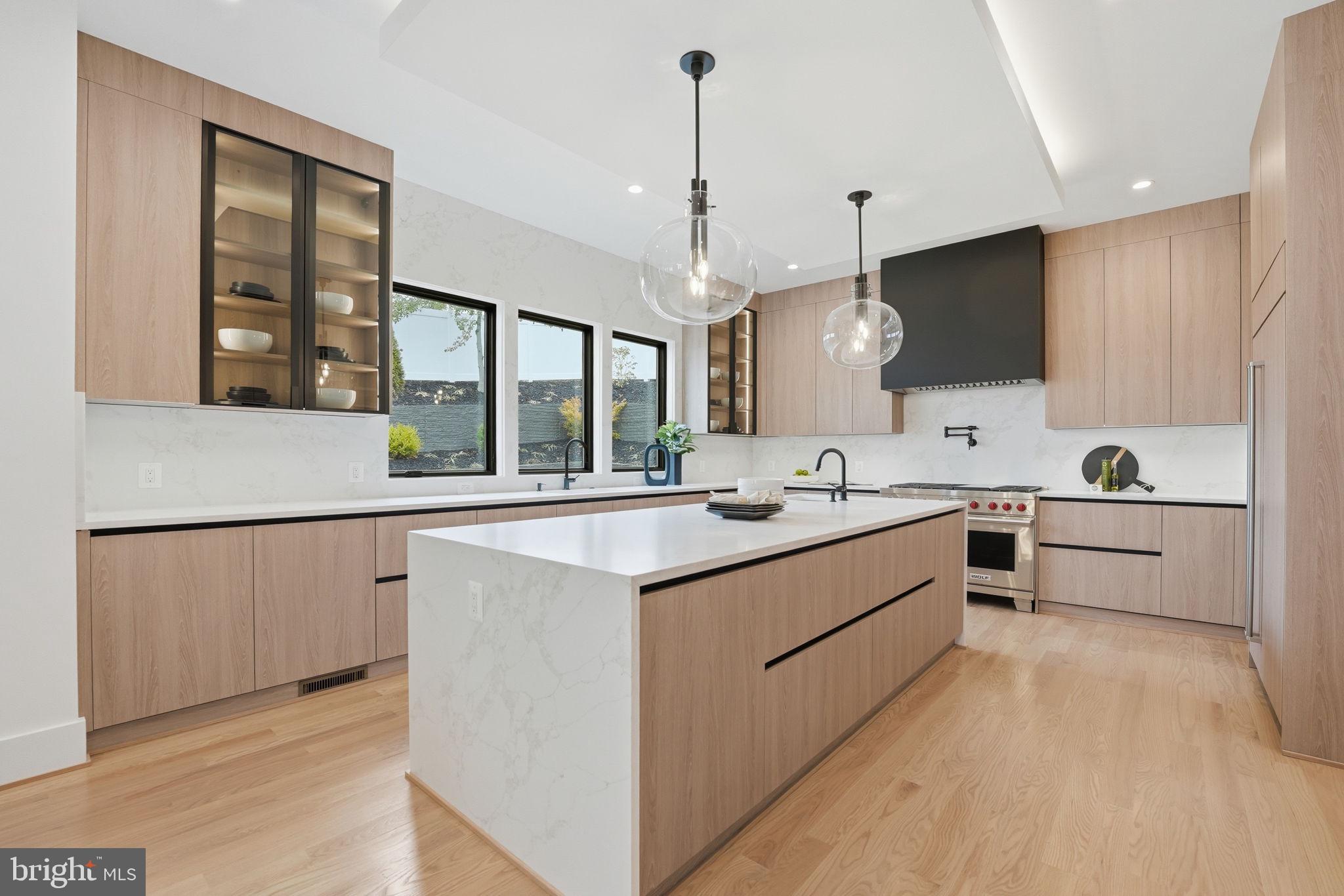 ARLINGTON RIDGE - Residential