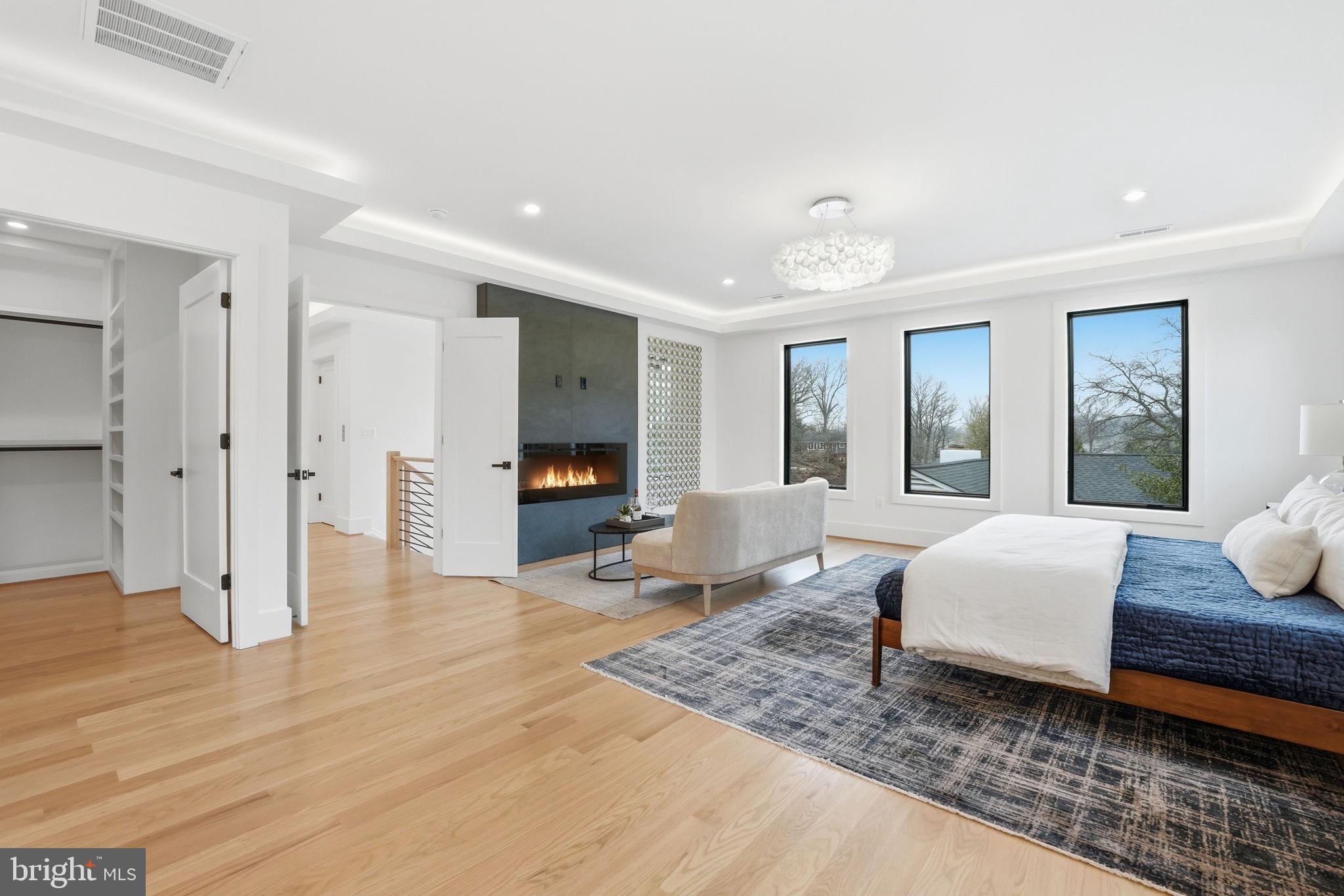 ARLINGTON RIDGE - Residential
