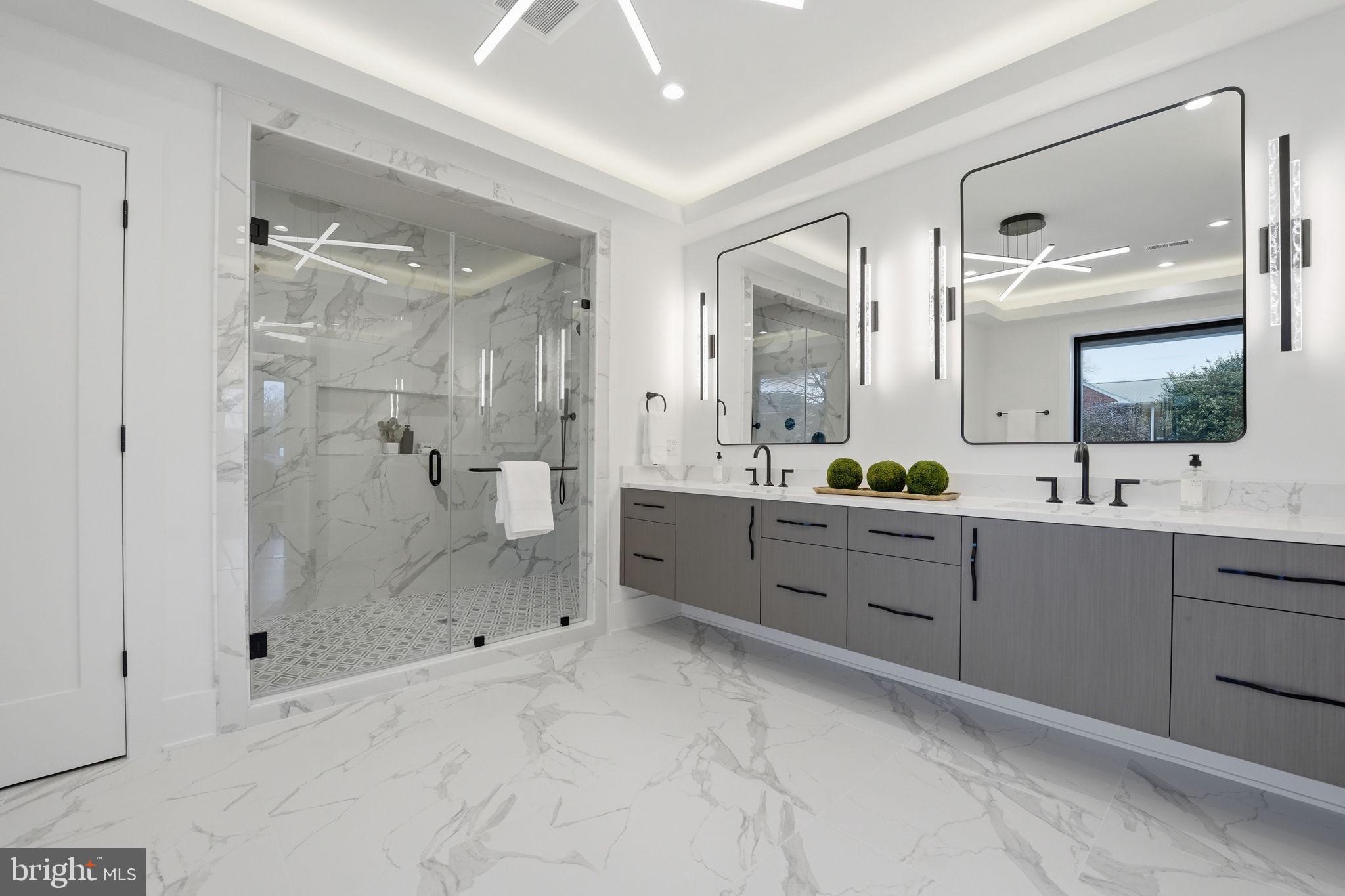ARLINGTON RIDGE - Residential