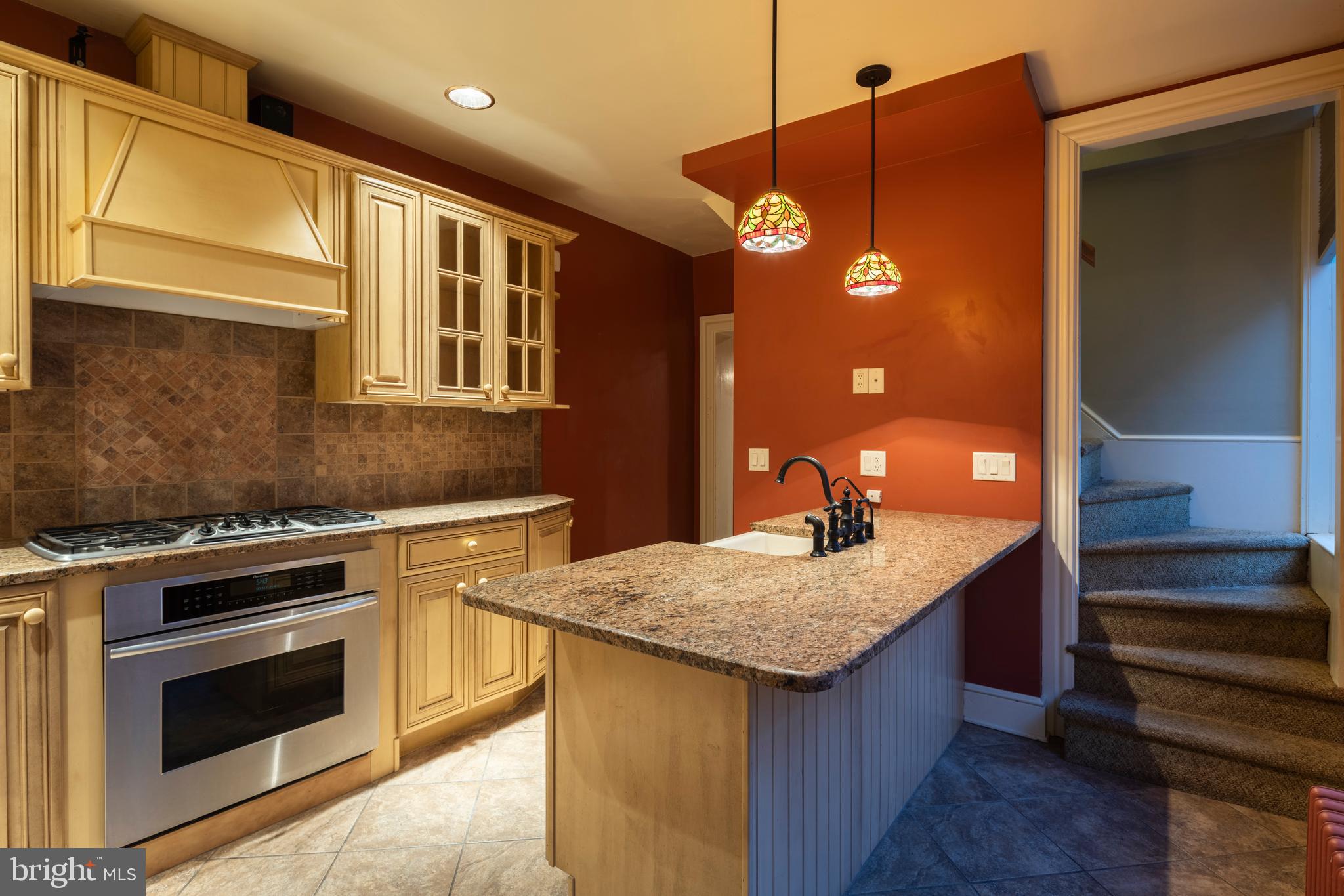CHESTNUT HILL - Residential