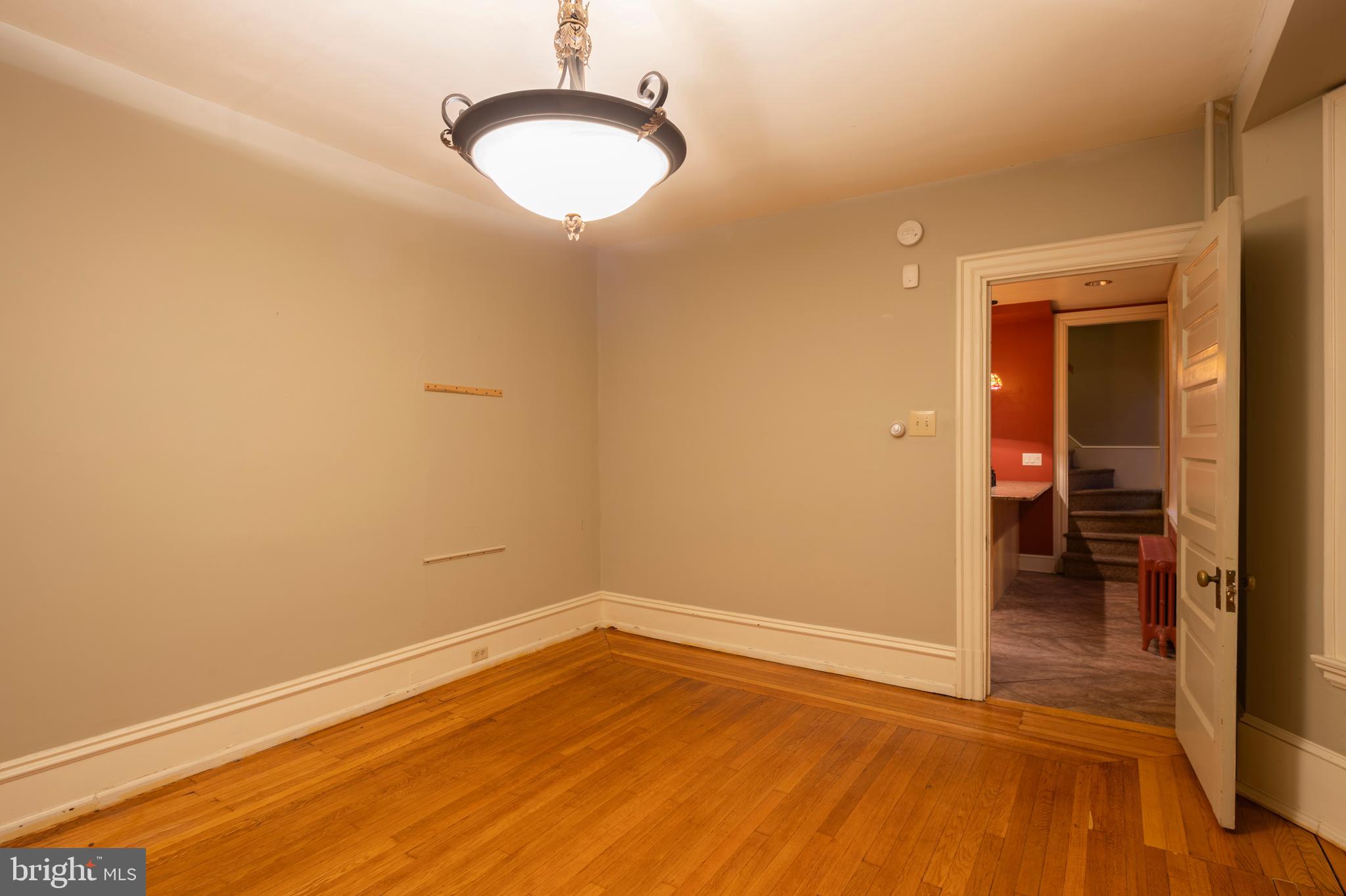 CHESTNUT HILL - Residential