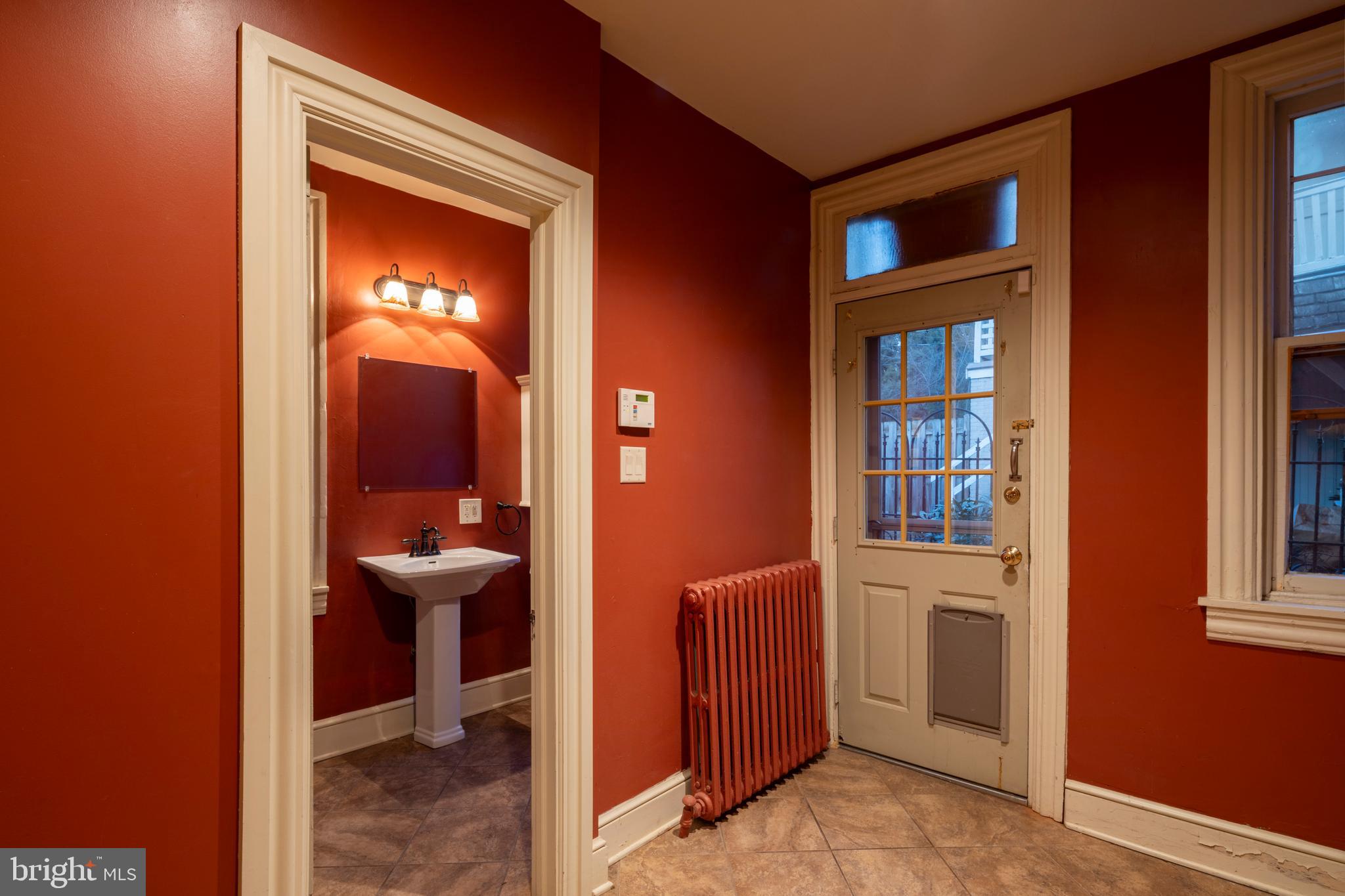 CHESTNUT HILL - Residential