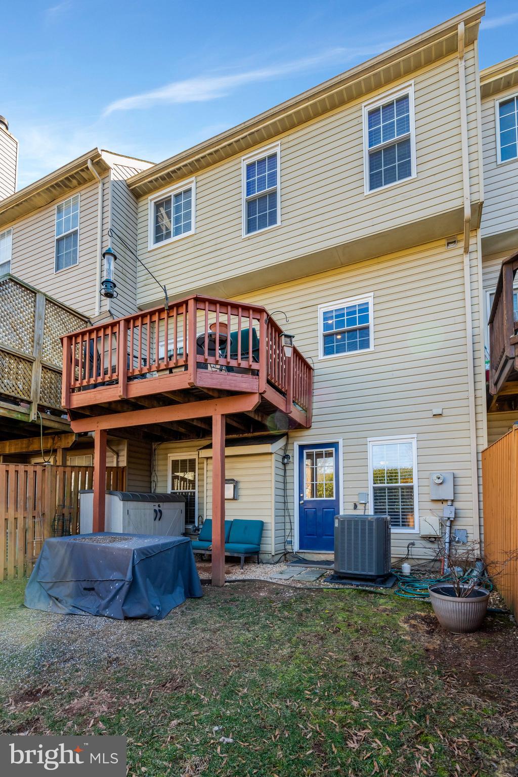 POTOMAC LAKES - Residential Lease