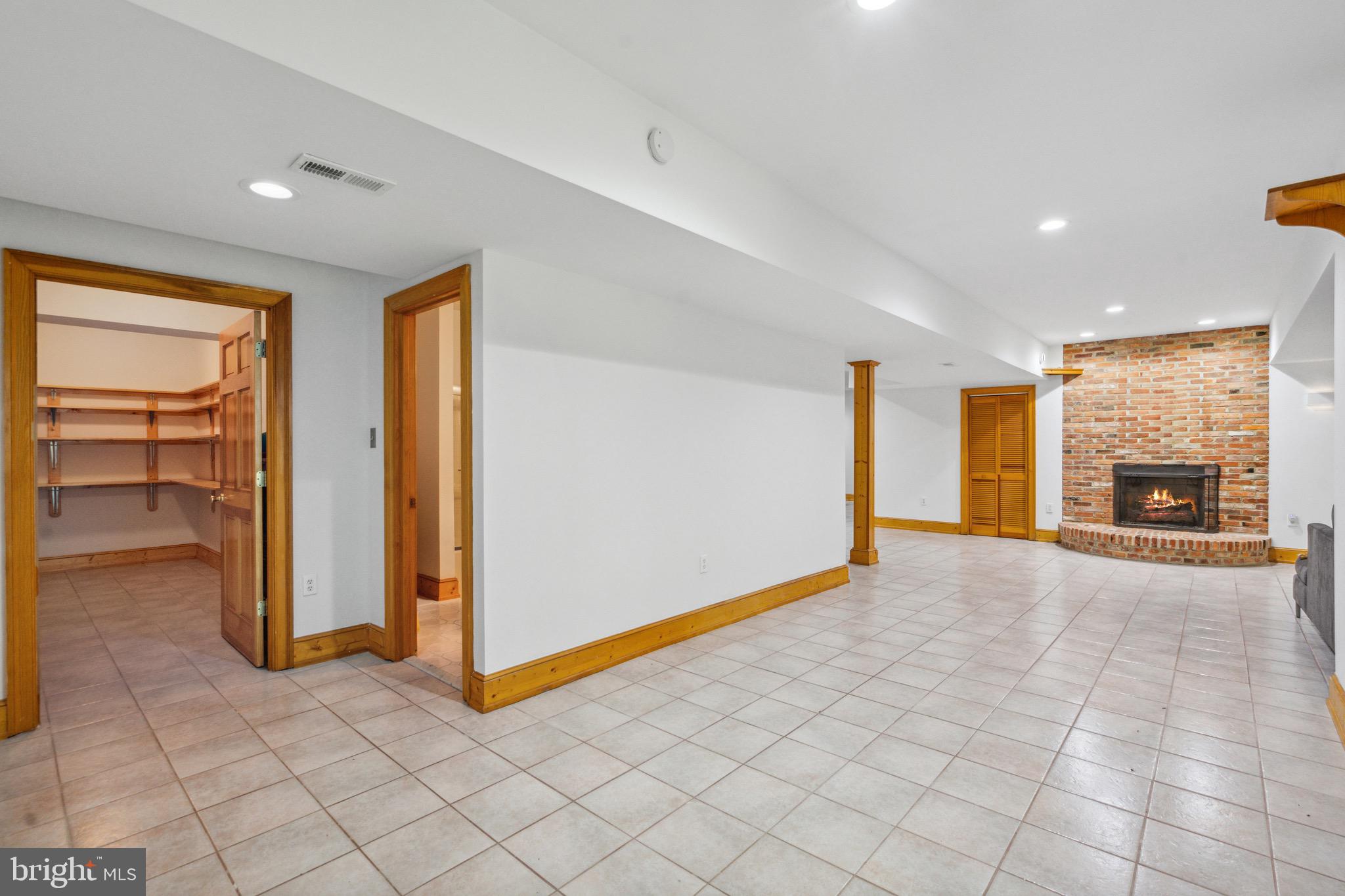 FARMINGTON - Residential