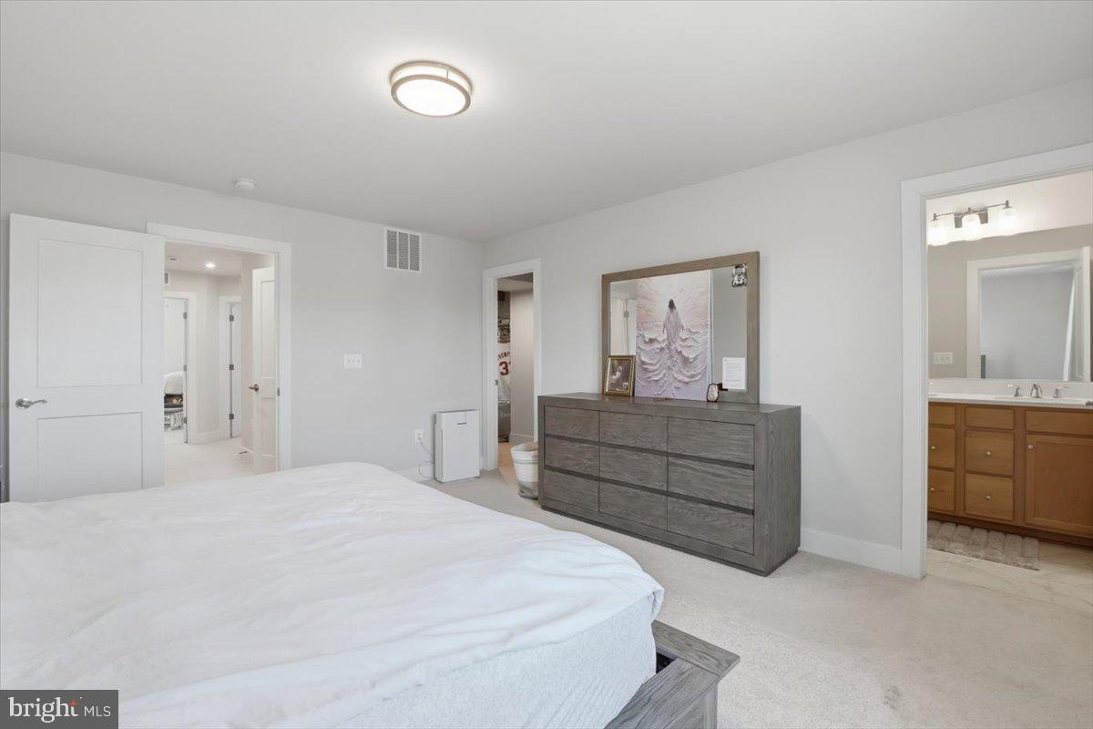BRADLEY SQUARE - Residential