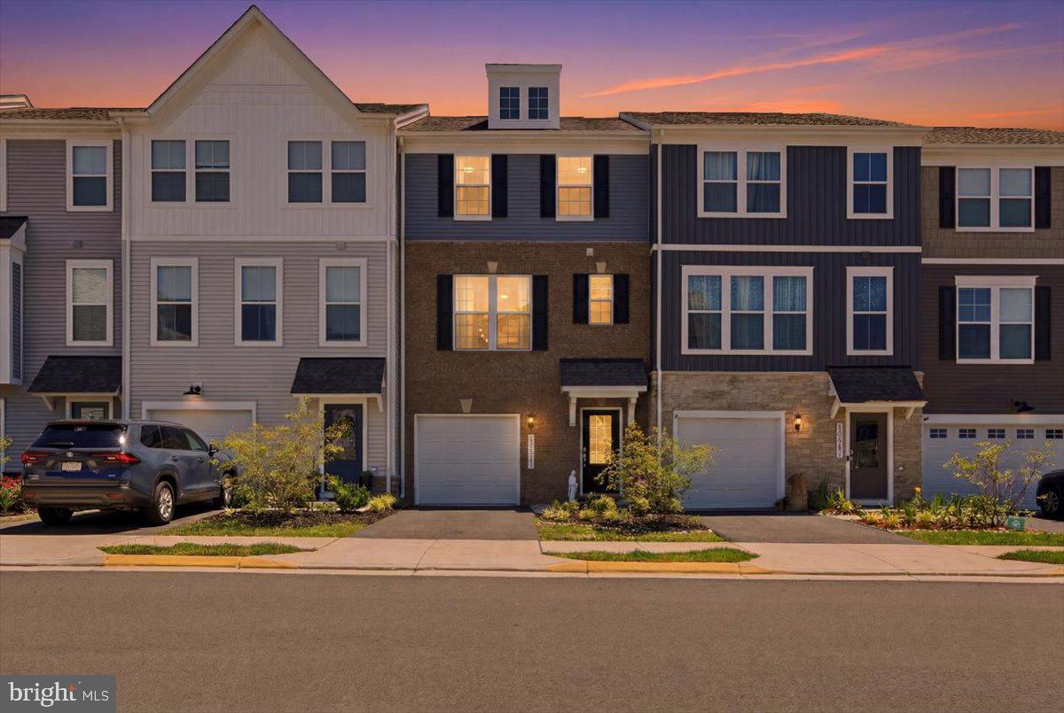 BRADLEY SQUARE - Residential
