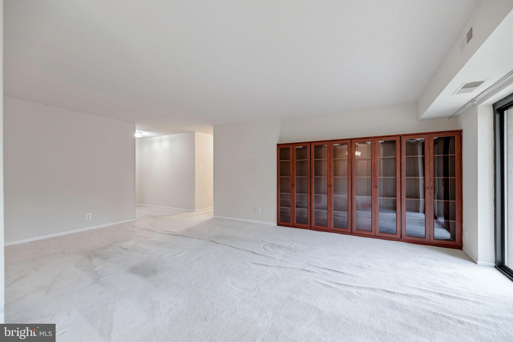 WATERGATE AT LANDMARK - Residential
