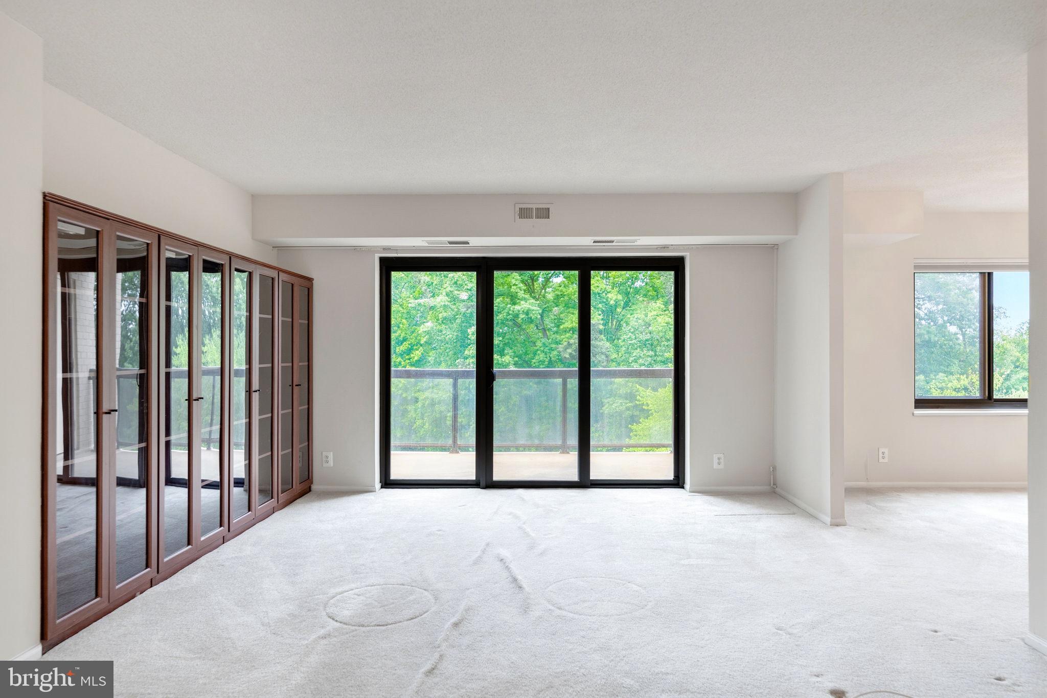 WATERGATE AT LANDMARK - Residential