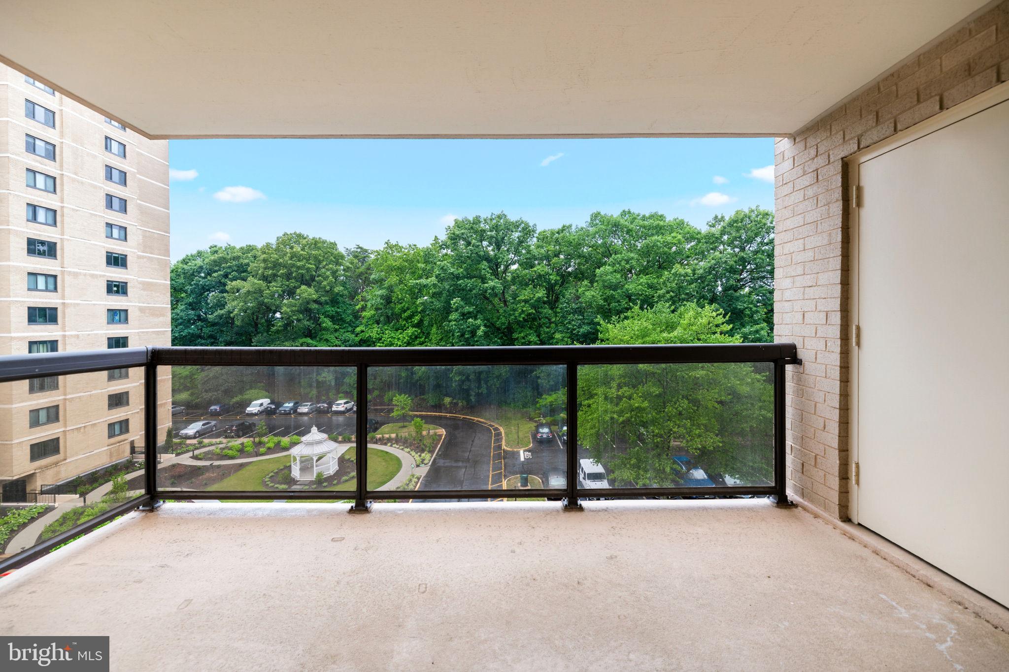 WATERGATE AT LANDMARK - Residential