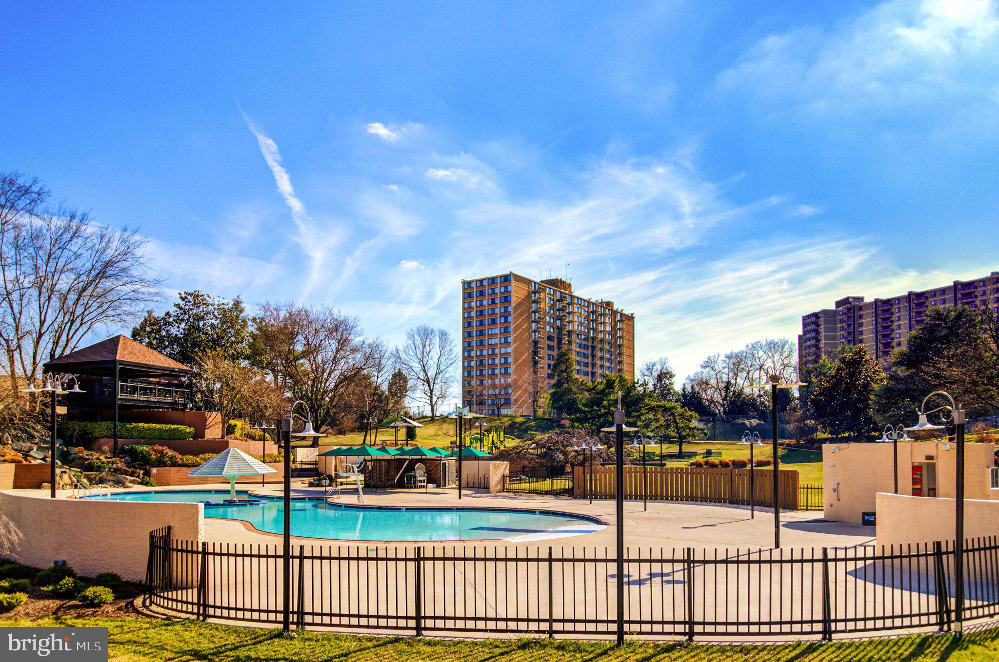 WATERGATE AT LANDMARK - Residential