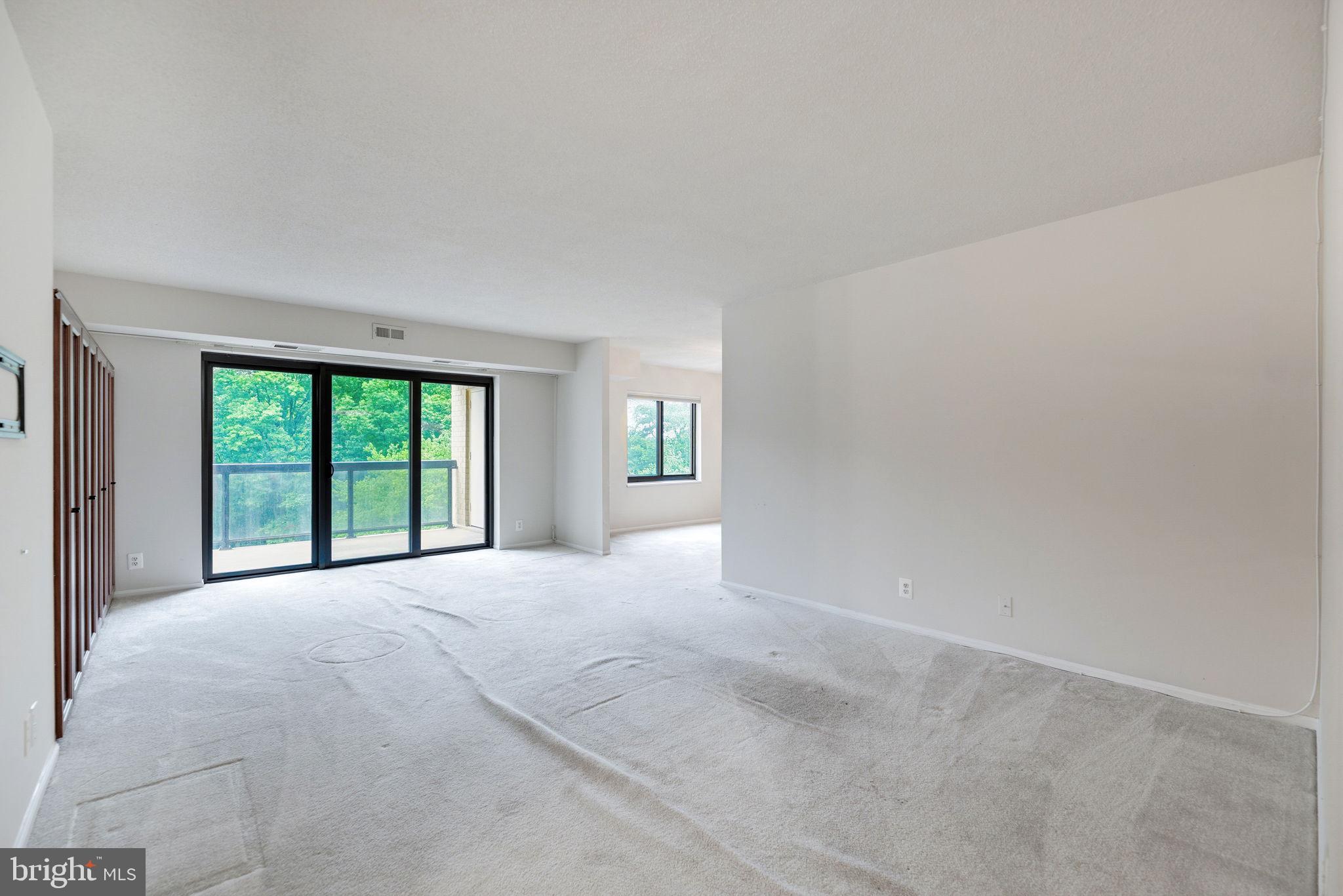 WATERGATE AT LANDMARK - Residential