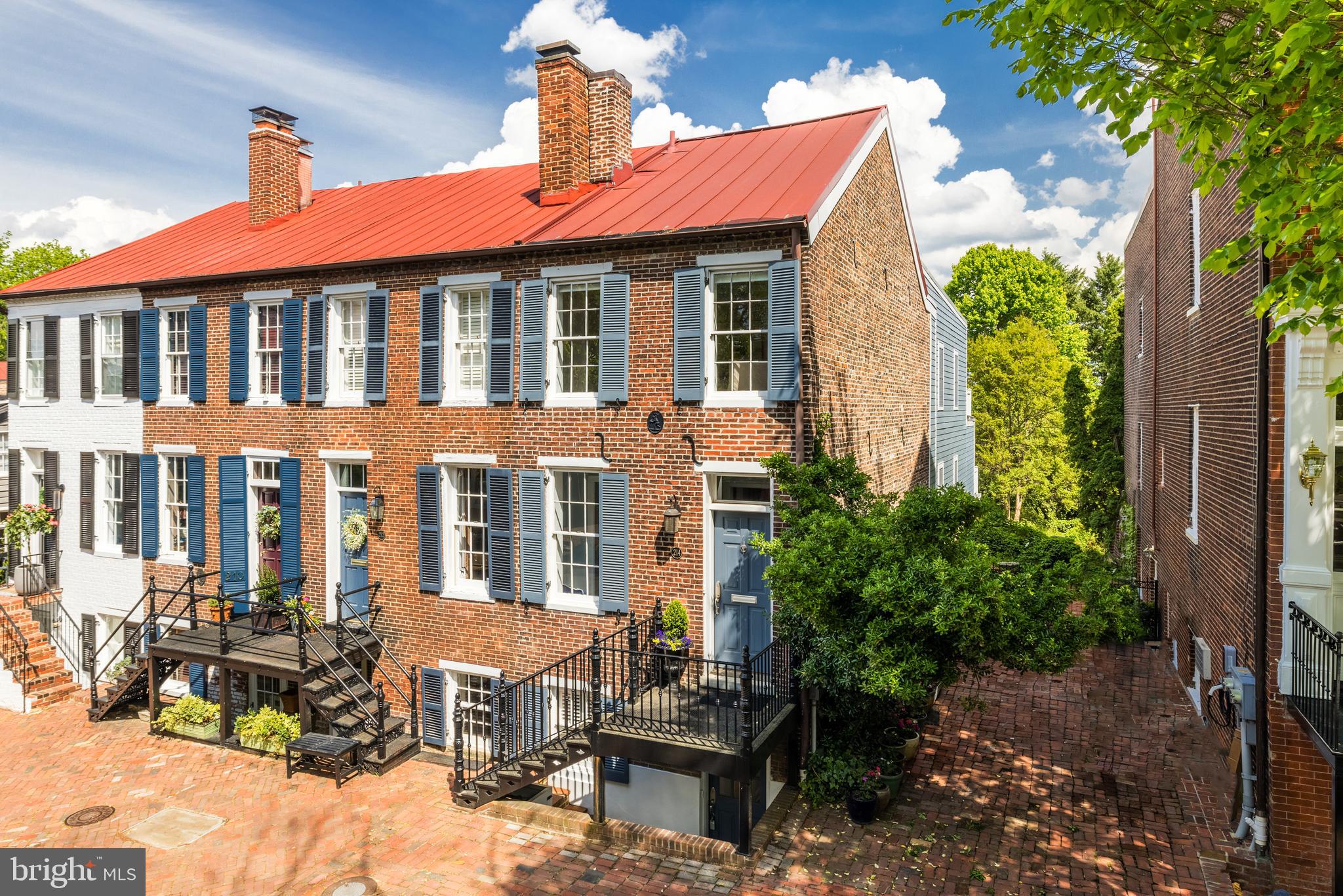 OLD TOWN ALEXANDRIA - Residential