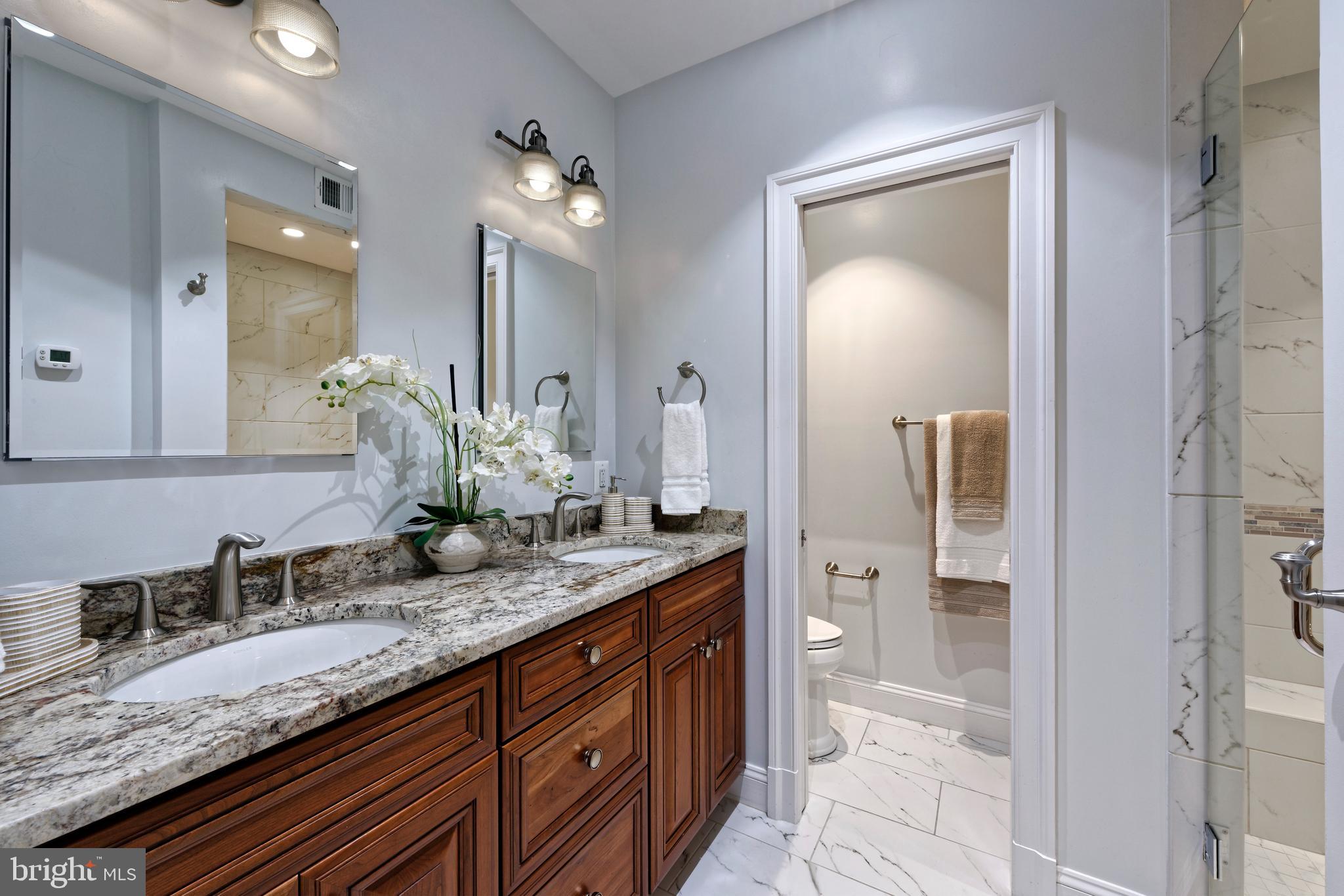 OLD TOWN ALEXANDRIA - Residential