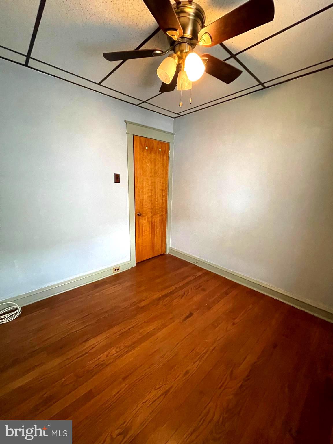 PORT RICHMOND - Residential Lease