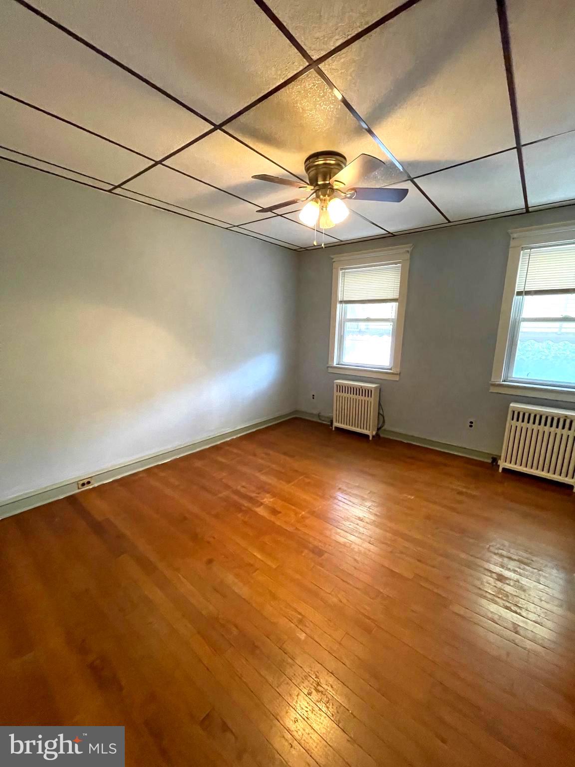 PORT RICHMOND - Residential Lease