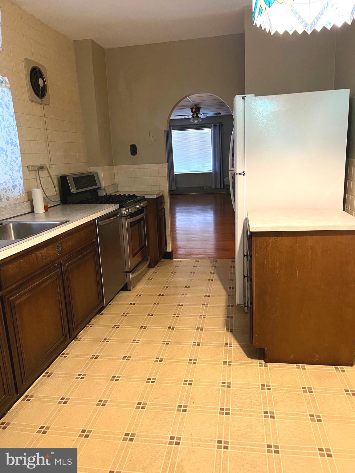 PORT RICHMOND - Residential Lease