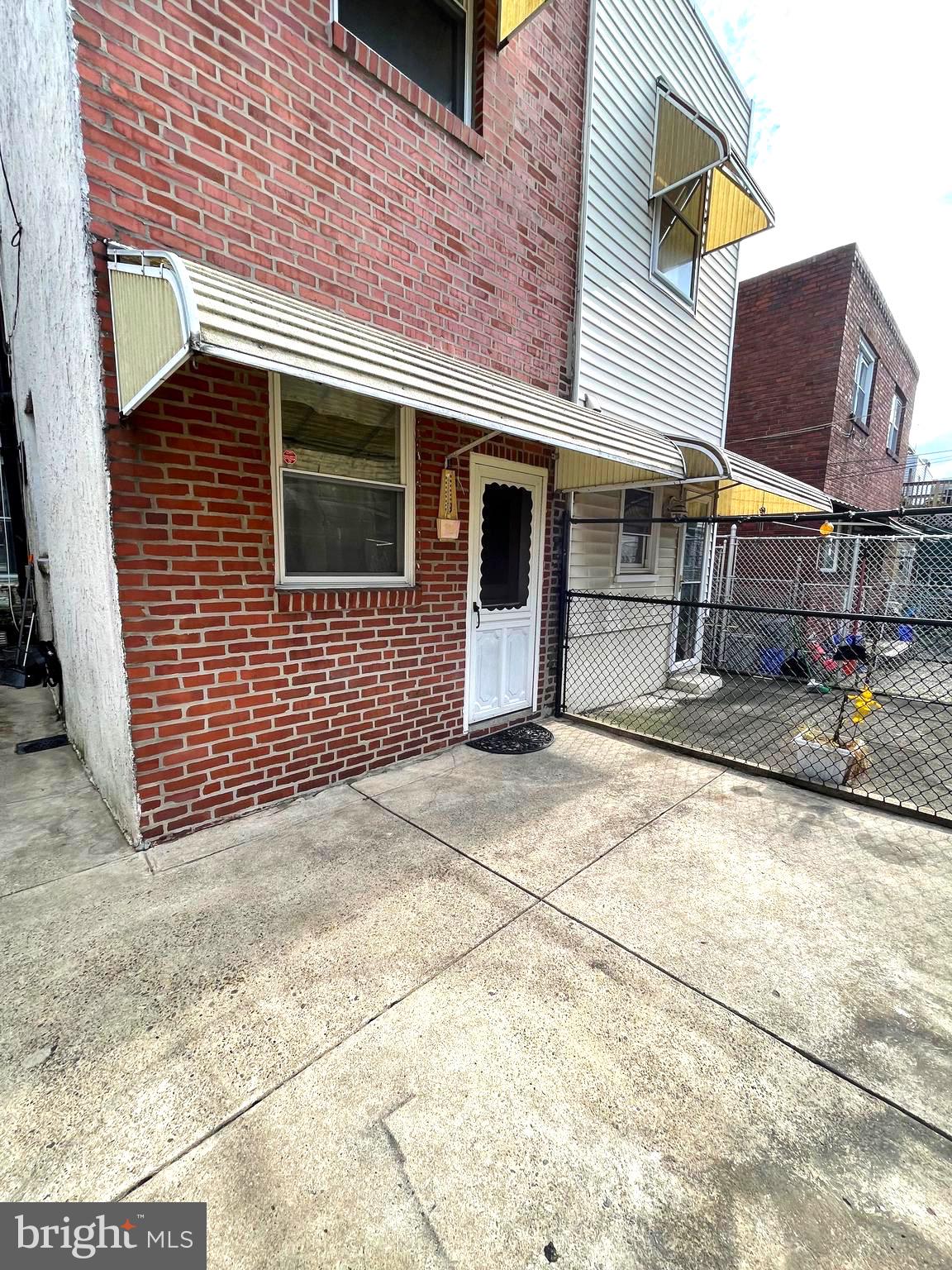 PORT RICHMOND - Residential Lease