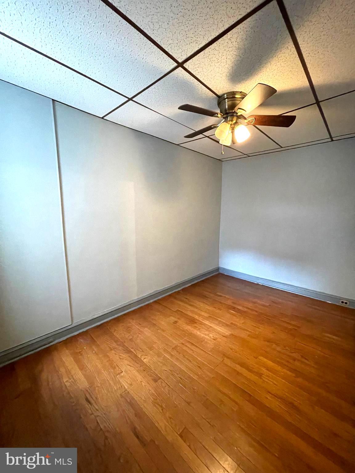 PORT RICHMOND - Residential Lease